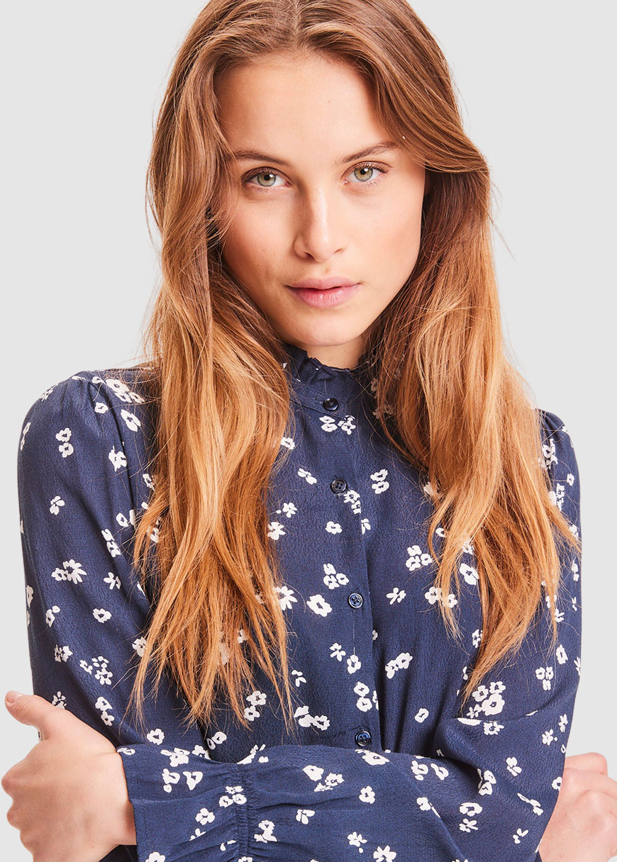 Veronica Reg Ruffle Flower Print Shirt LS Veronica Reg Ruffle Flower Print Shirt LS