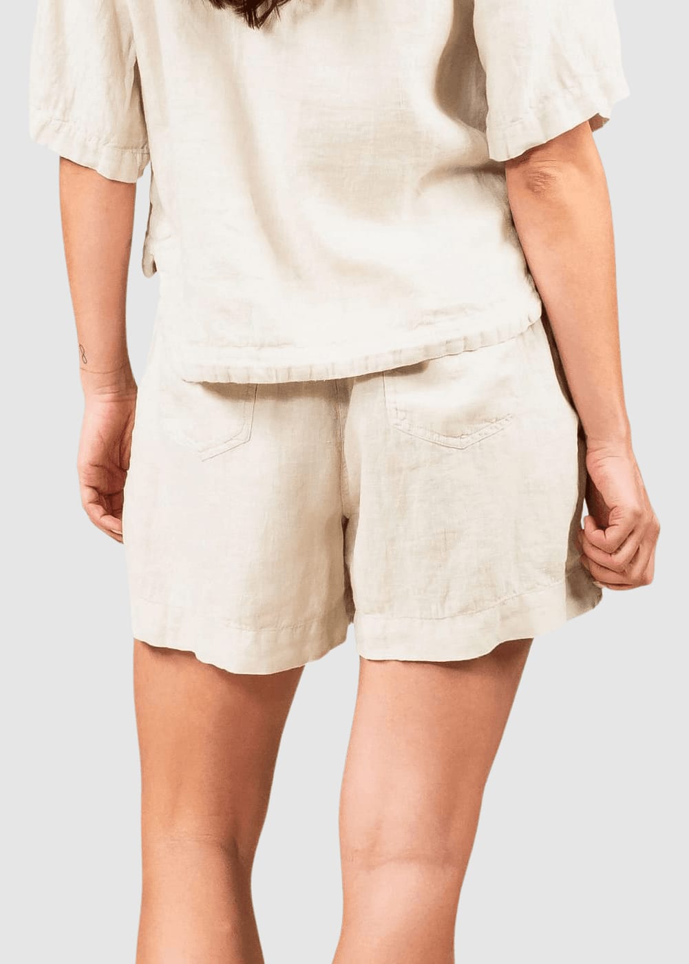 kuyichi-chloe-linen-short-solid-oatmeal-5.jpeg Chloe Linen Short Solid Oatmeal