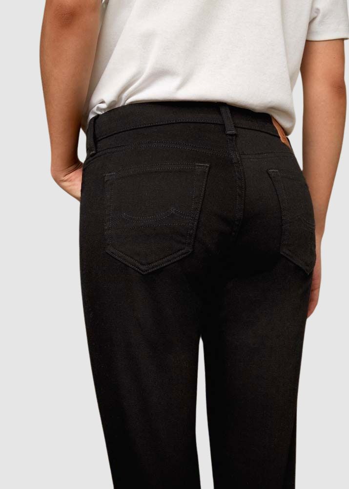 Emi Emi
