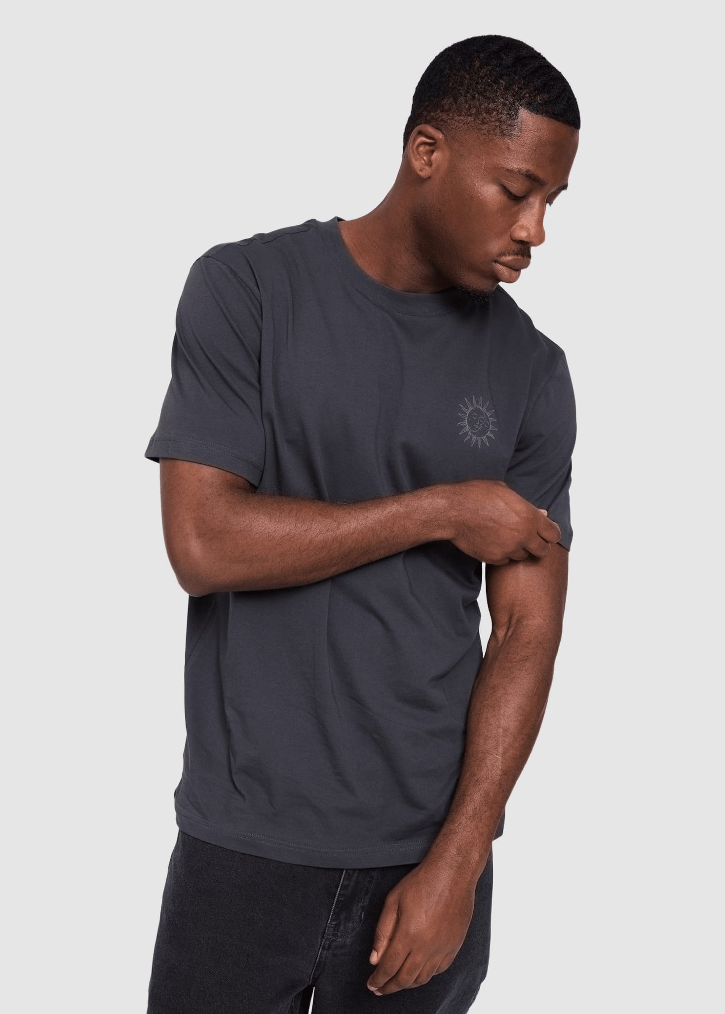 mazine-chest-print-t-shirt-obsidian-3.jpeg Chest Print T-Shirt Obsidian