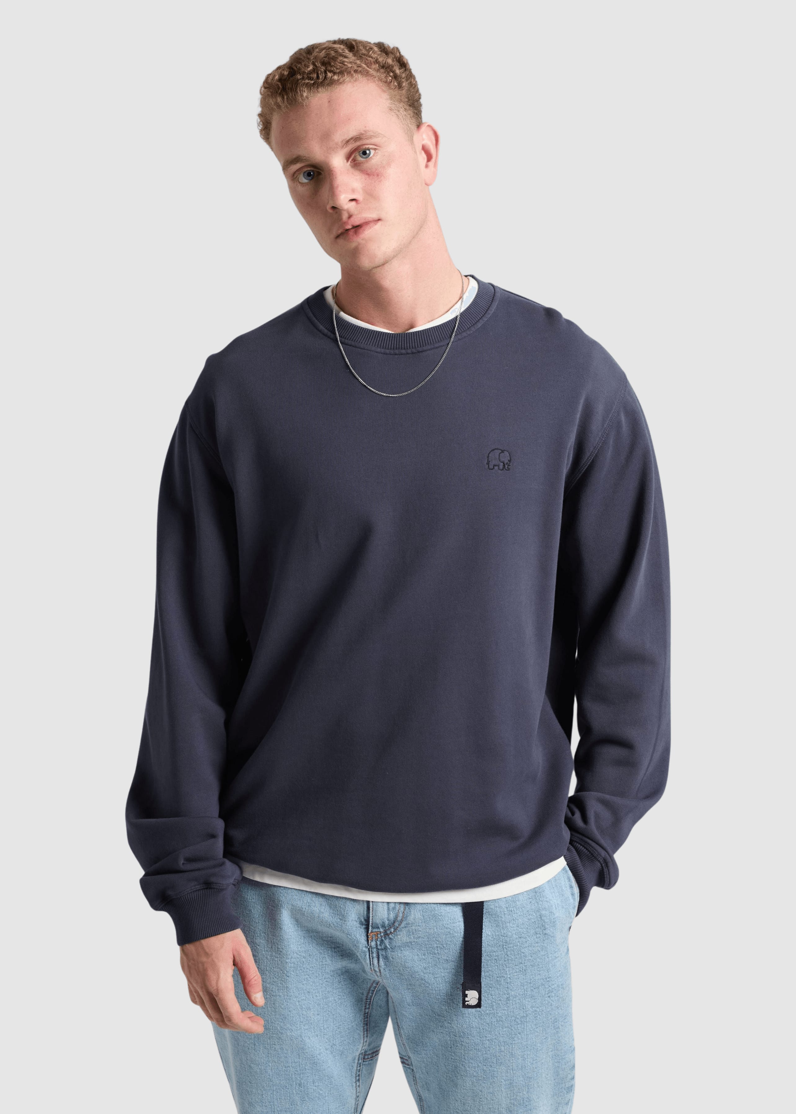 trendsplant-essential-sweatshirt-parisian-blue-1.jpeg Essential Sweatshirt Parisian Blue
