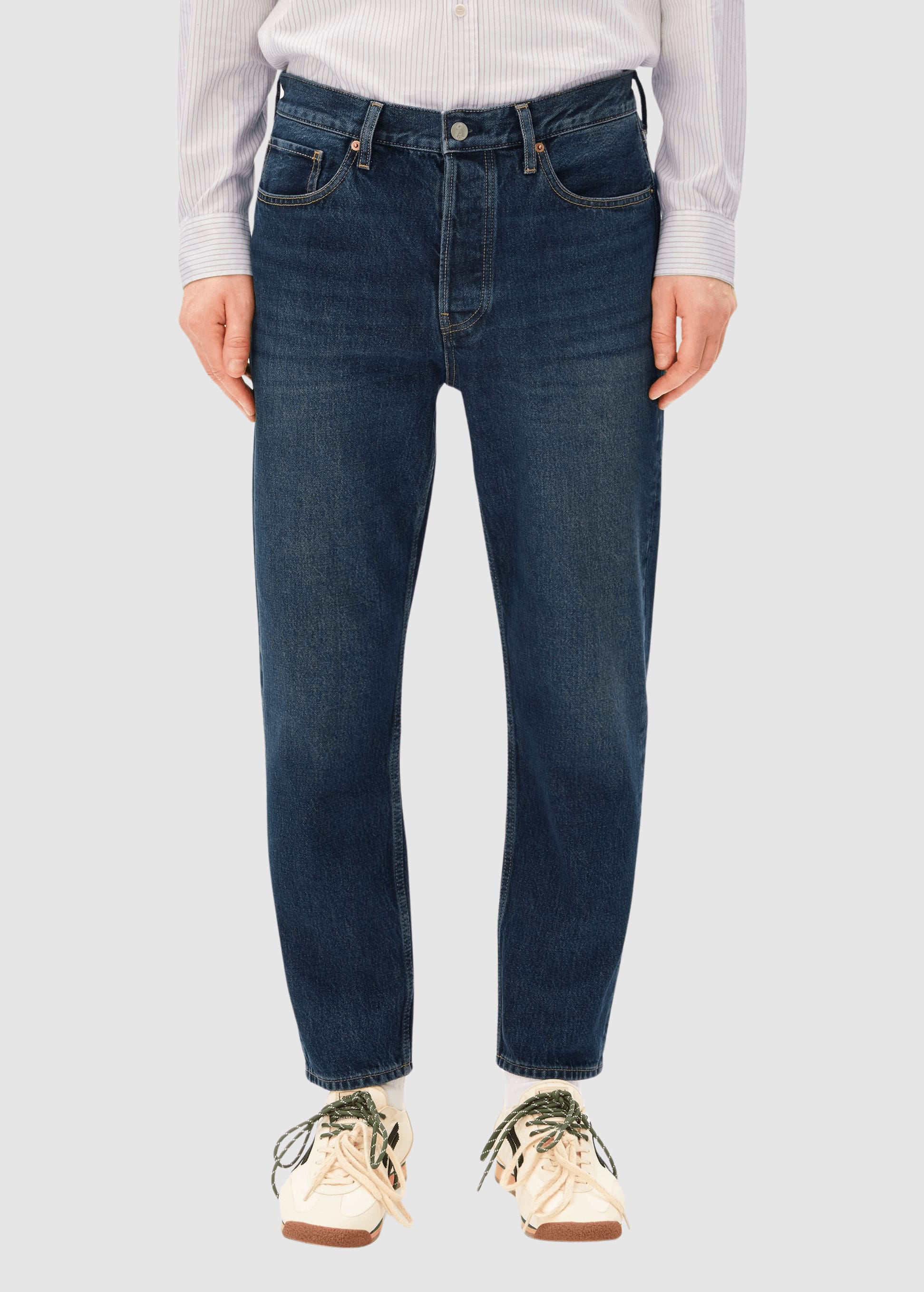 armedangels-maakxy-relaxed-tapered-jean-moonstone-1.jpeg Maakxy Relaxed Tapered Jean Moonstone