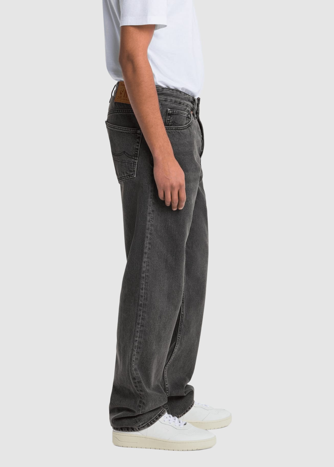 kings-of-indigo-k-o-i-roy-holo-grey-worn-3.jpeg Roy Holo Grey Worn
