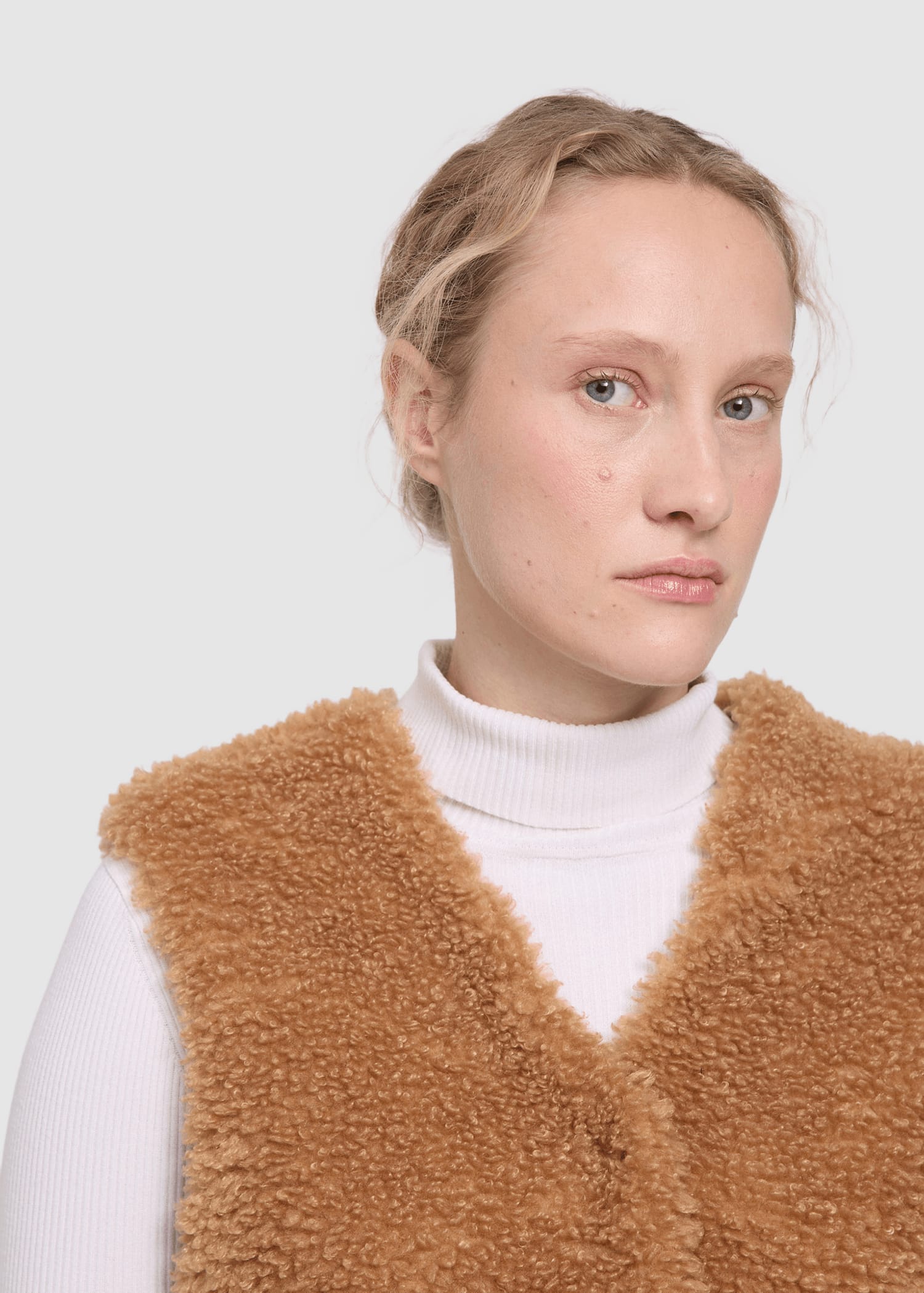 Faux-Fur Vest Fawn