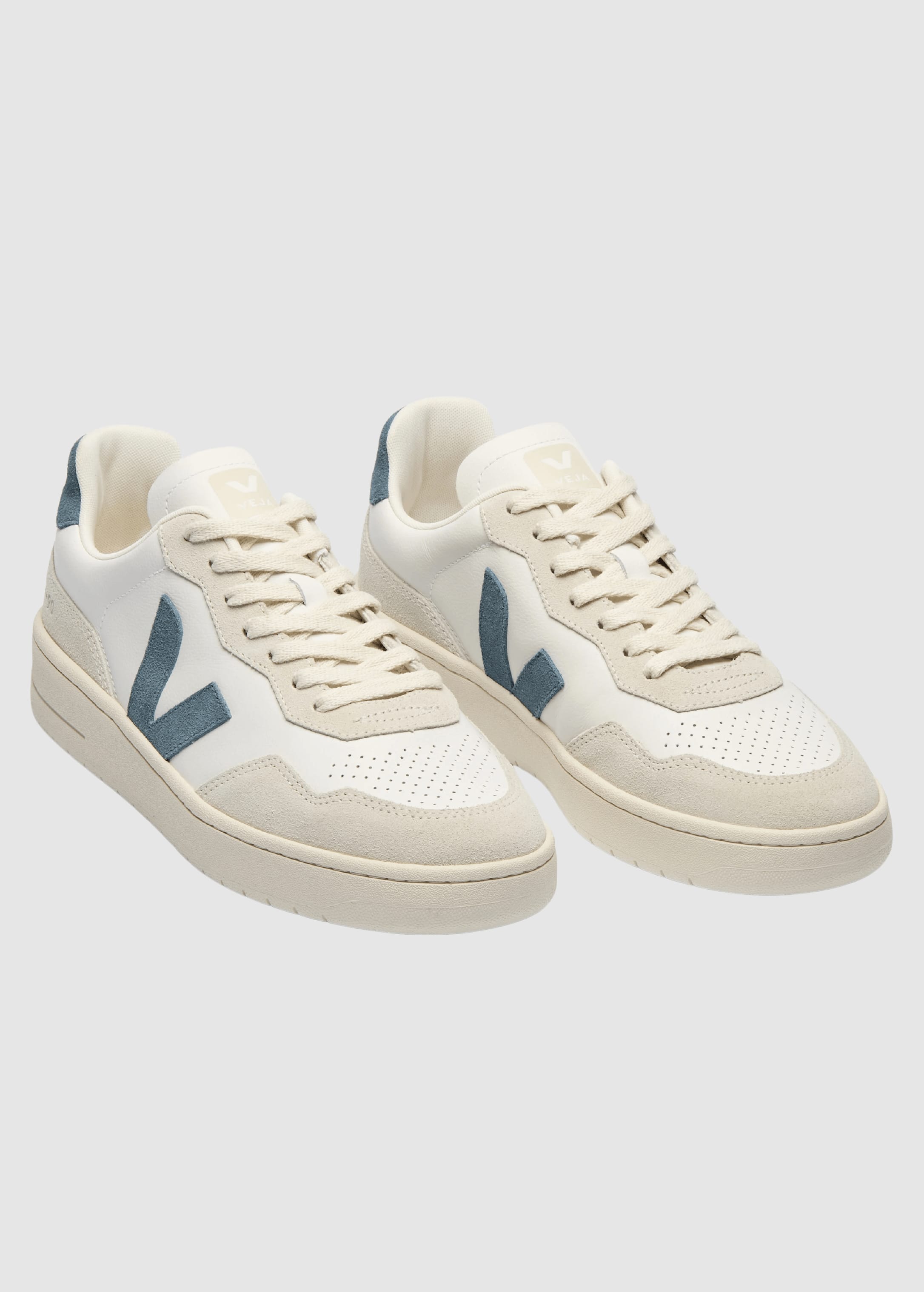 veja-v-90-extra-white-california-2.jpeg V-90 Extra White California