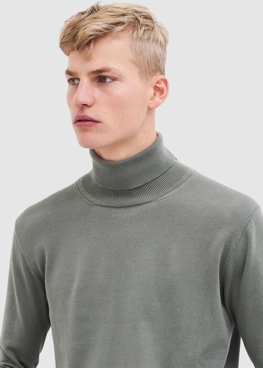 Thomas Turtleneck Thomas Turtleneck
