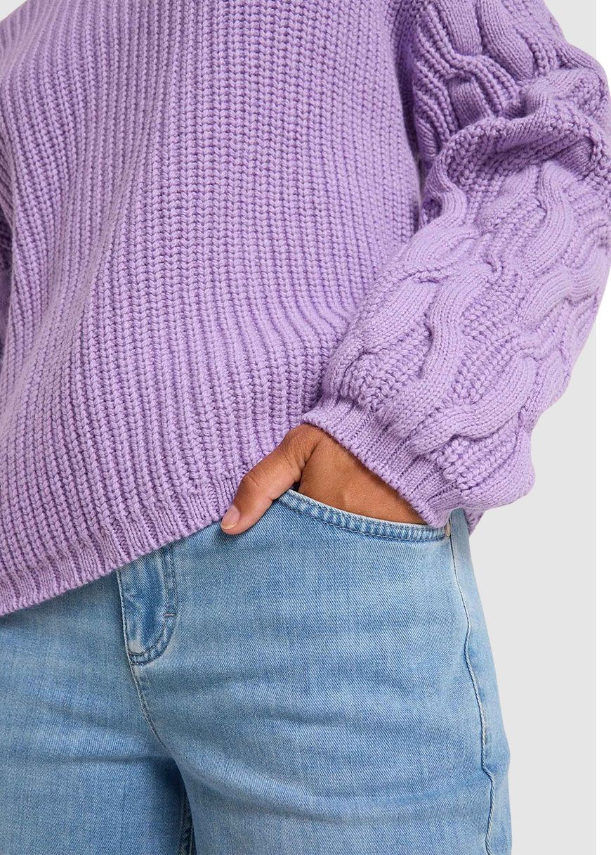 Pullover mit Zopfmuster Pullover mit Zopfmuster