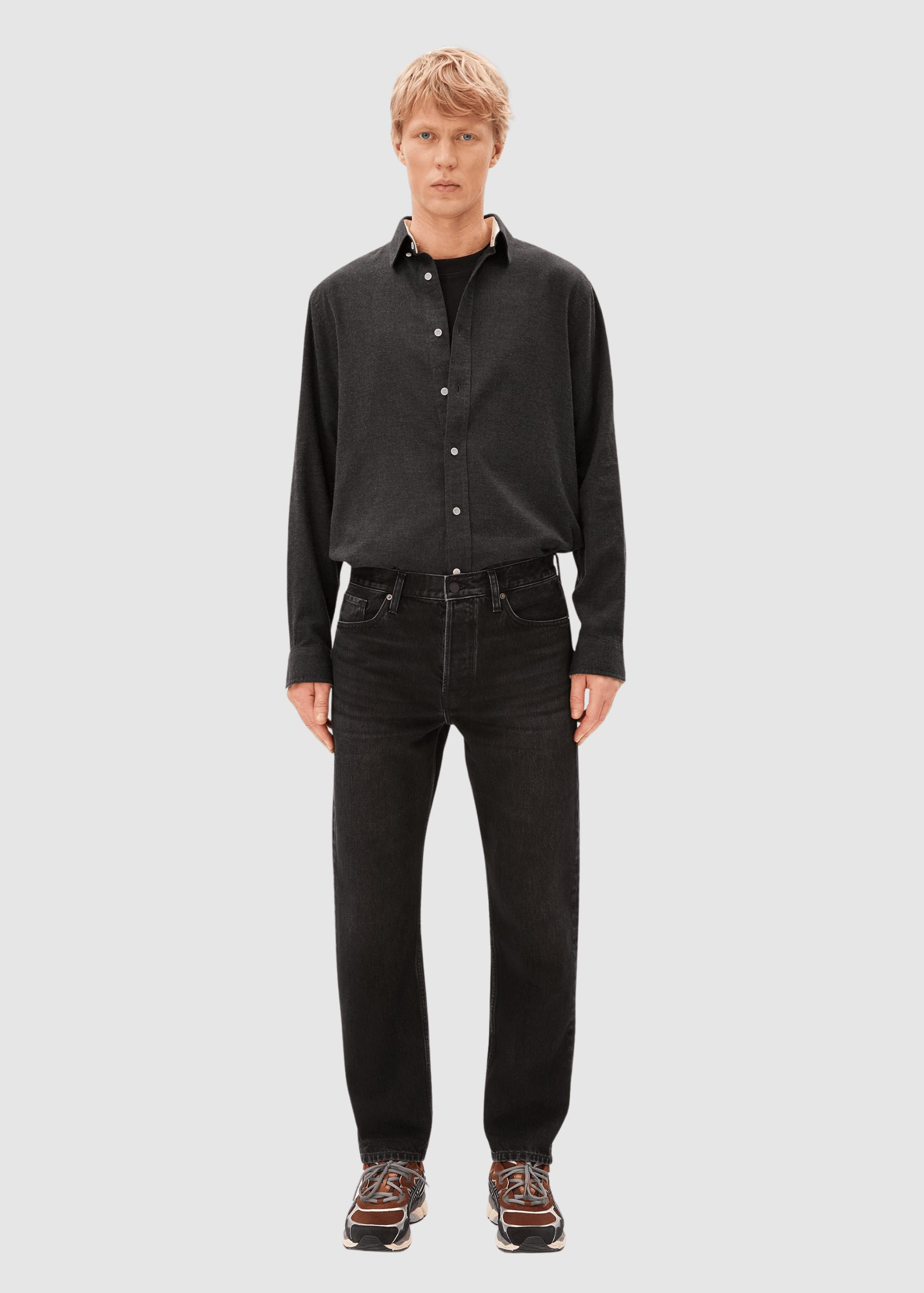 armedangels-maadox-classic-straight-jean-phantom-5.jpeg Maadox Classic Straight Jean Phantom