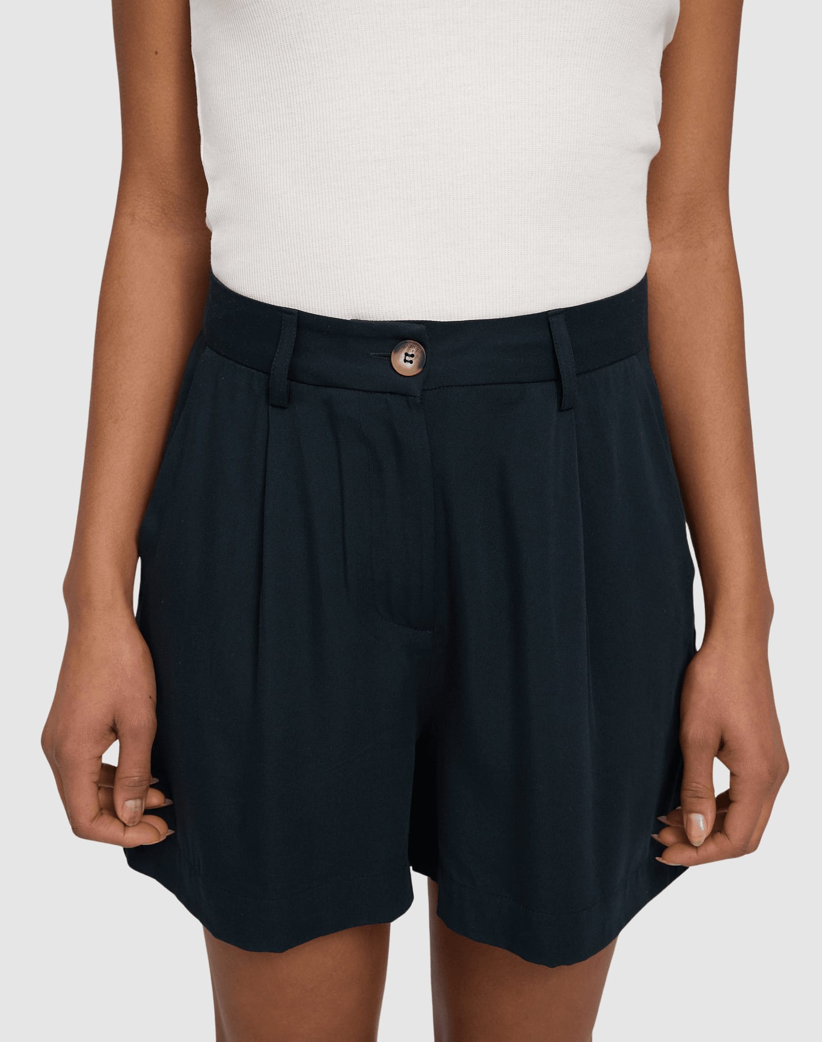 Pleated Viscose Shorts Black Pleated Viscose Shorts Black