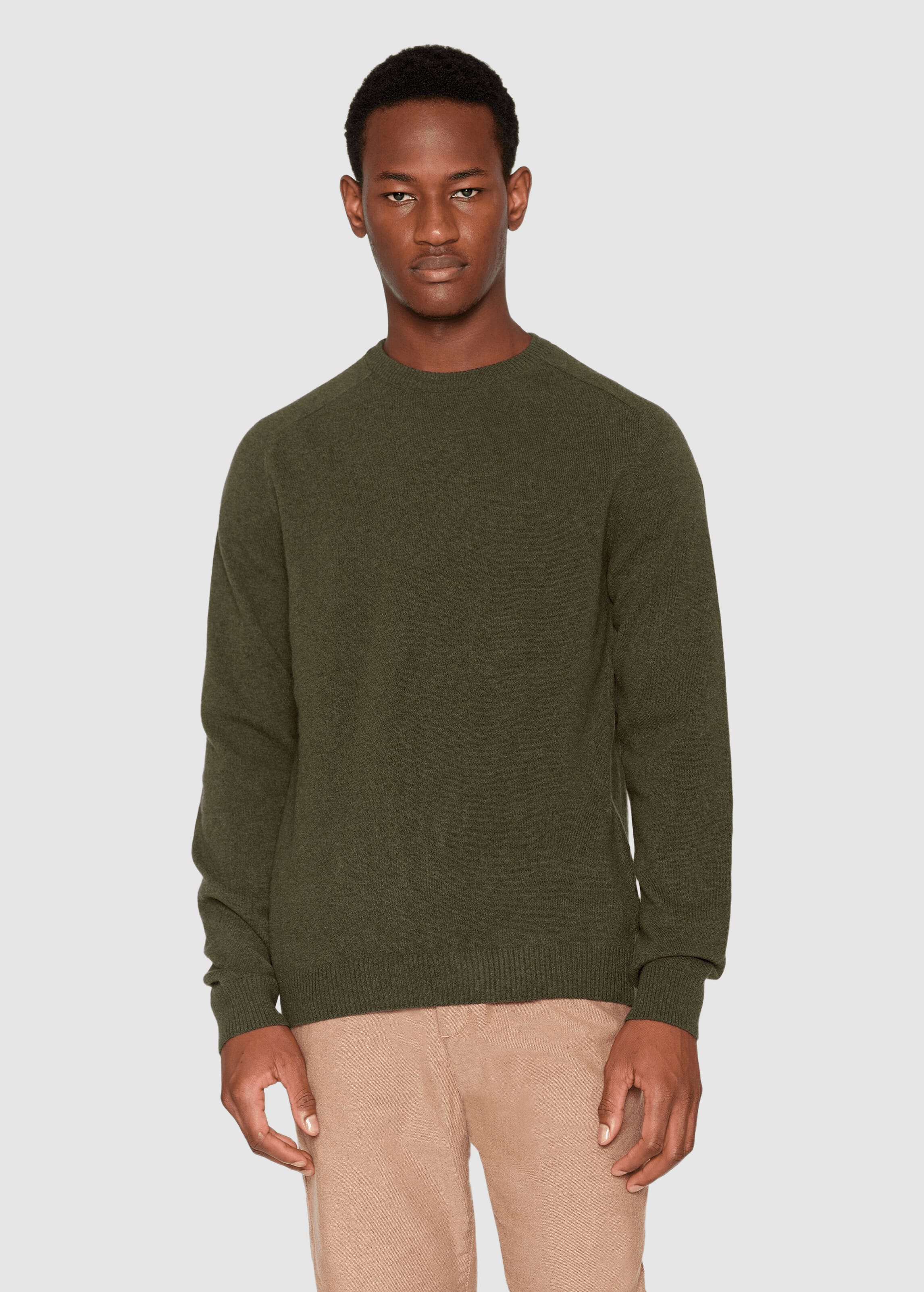knowledge-cotton-apparel-lambswool-crew-neck-forrest-night-1.jpeg Lambswool Crew Neck Forrest Night