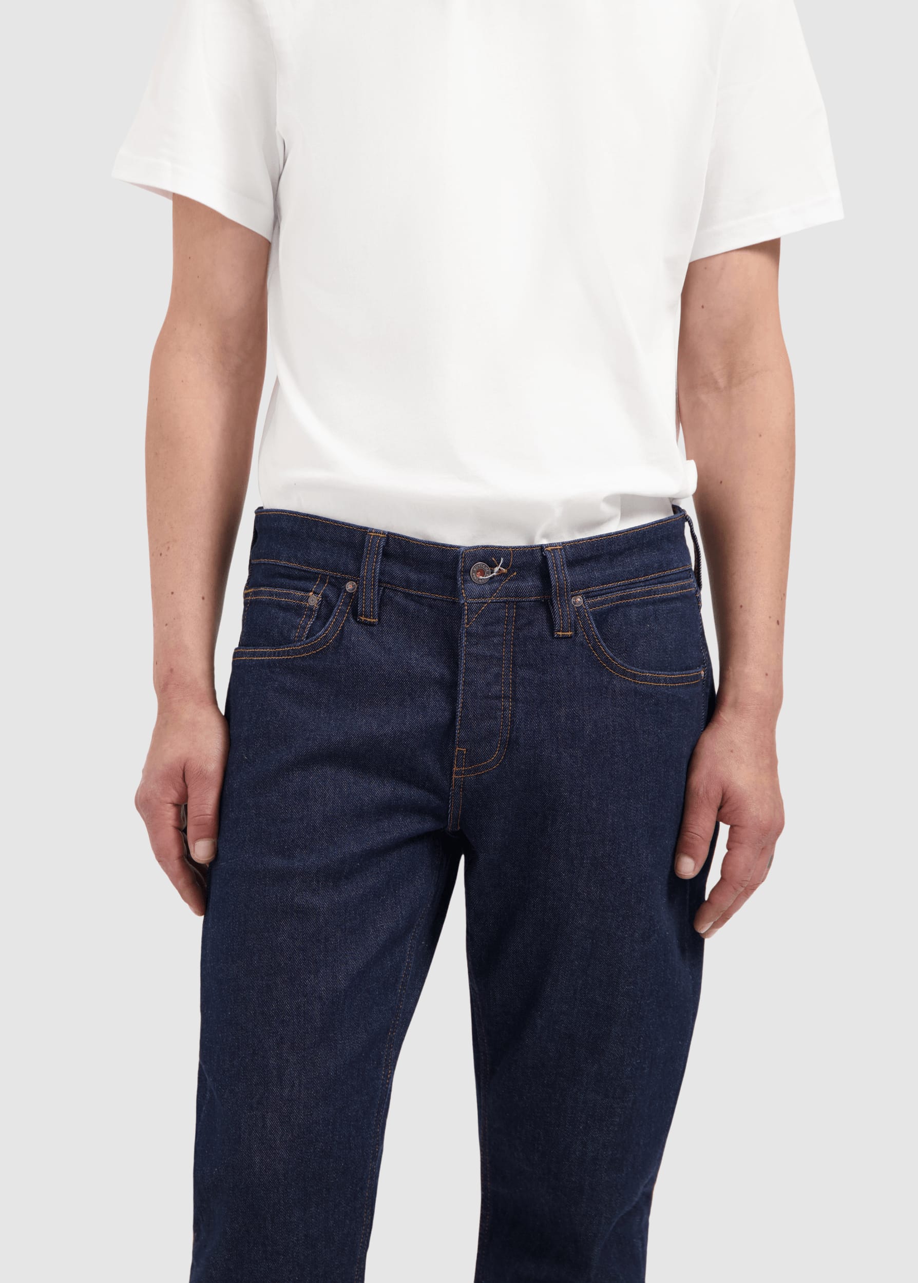kuyichi-jim-regular-slim-dark-rinse-4.jpeg Jim Regular Slim Dark Rinse