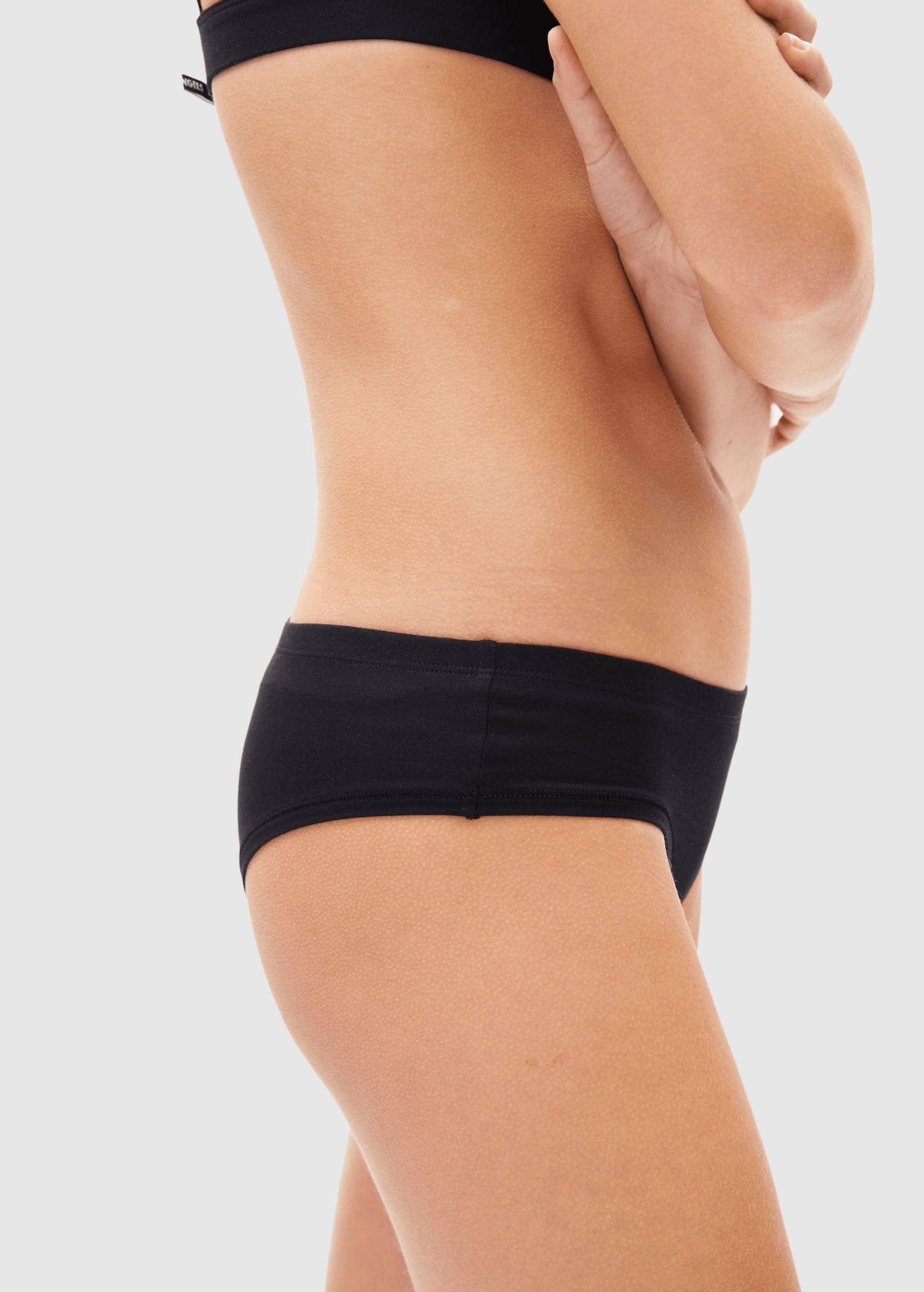 Eiraa Brief Black