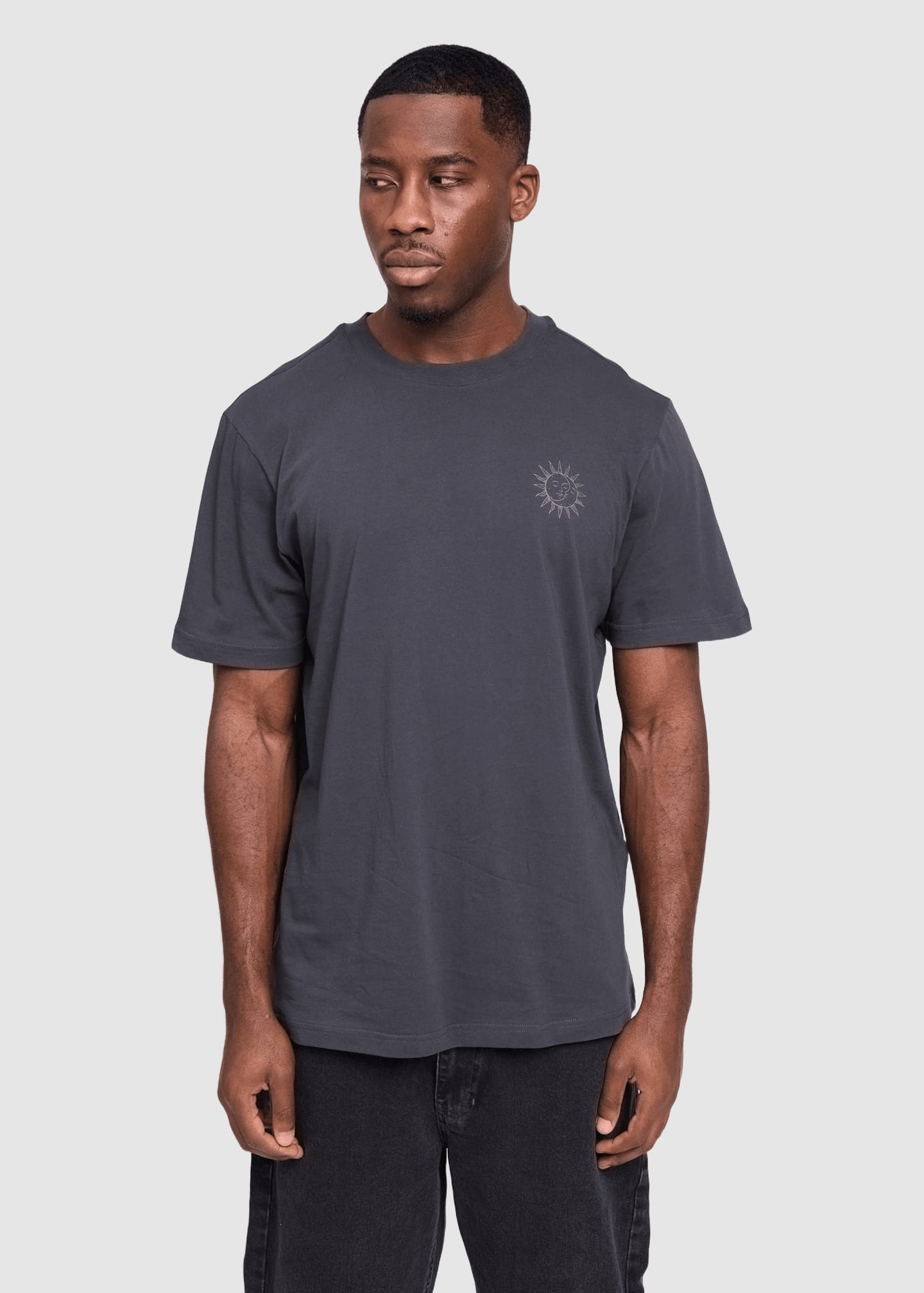 mazine-chest-print-t-shirt-obsidian-1.jpeg Chest Print T-Shirt Obsidian