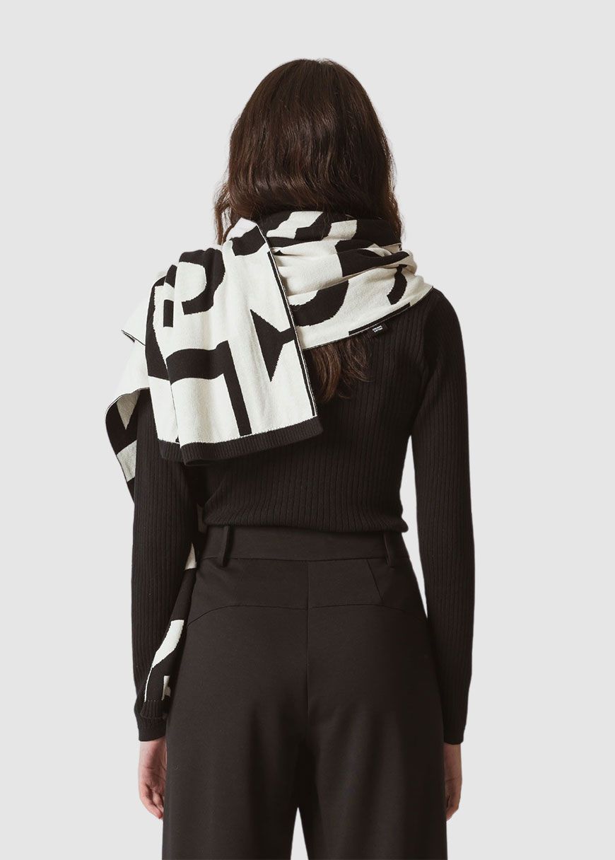Iraeta Scarf