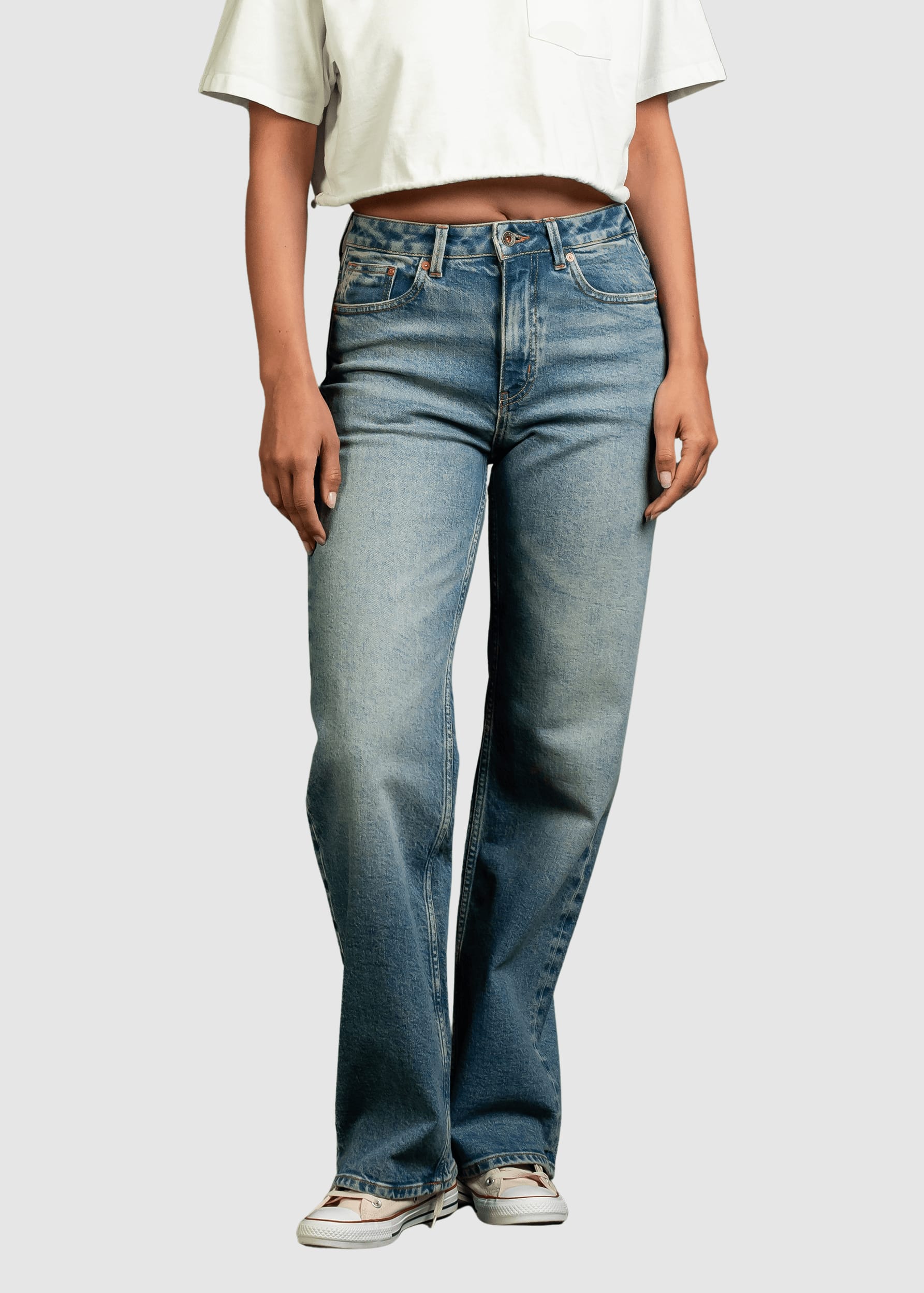 kuyichi-izabella-straight-smoked-indigo-1.jpeg Izabella Straight Smoked Indigo