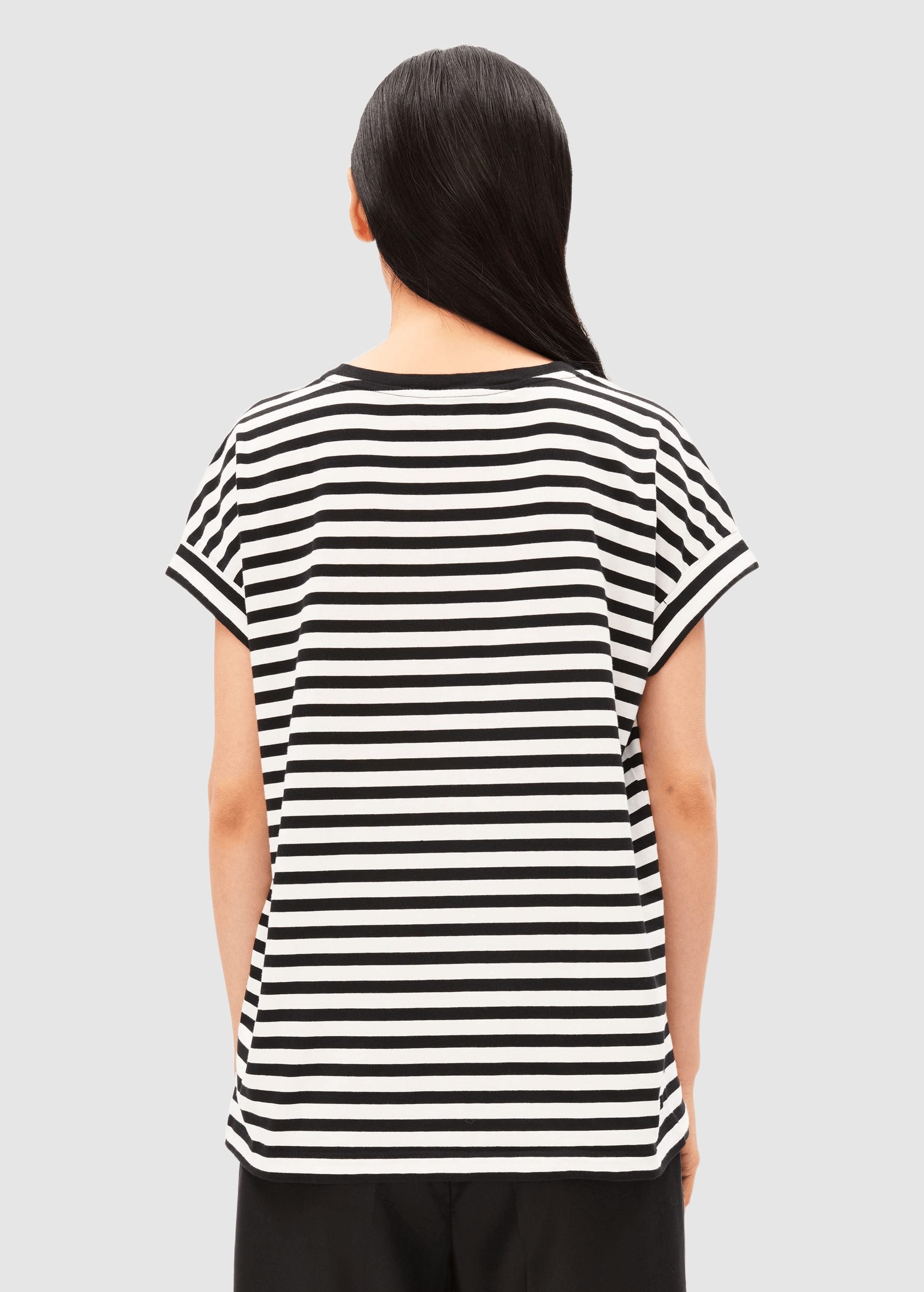 armedangels-idaara-stripe-t-shirt-white-black-2.jpeg Idaara Stripe T-Shirt White-Black