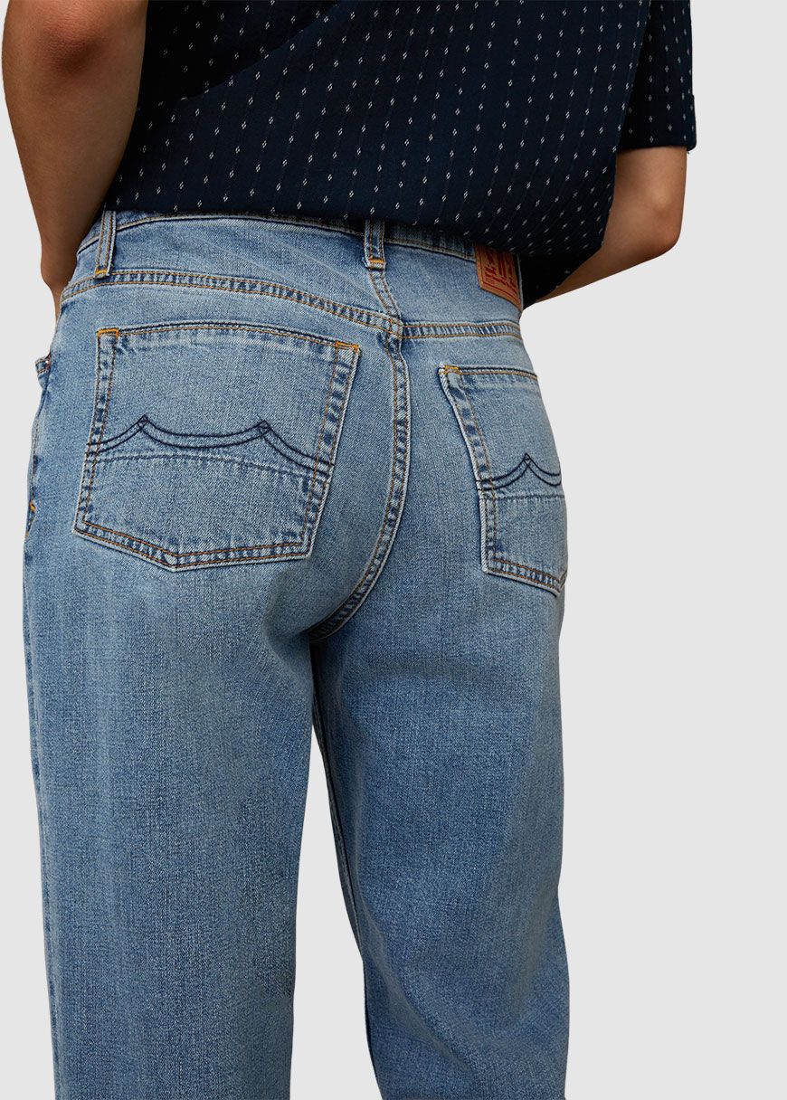 Caroline Cropped Caroline Cropped