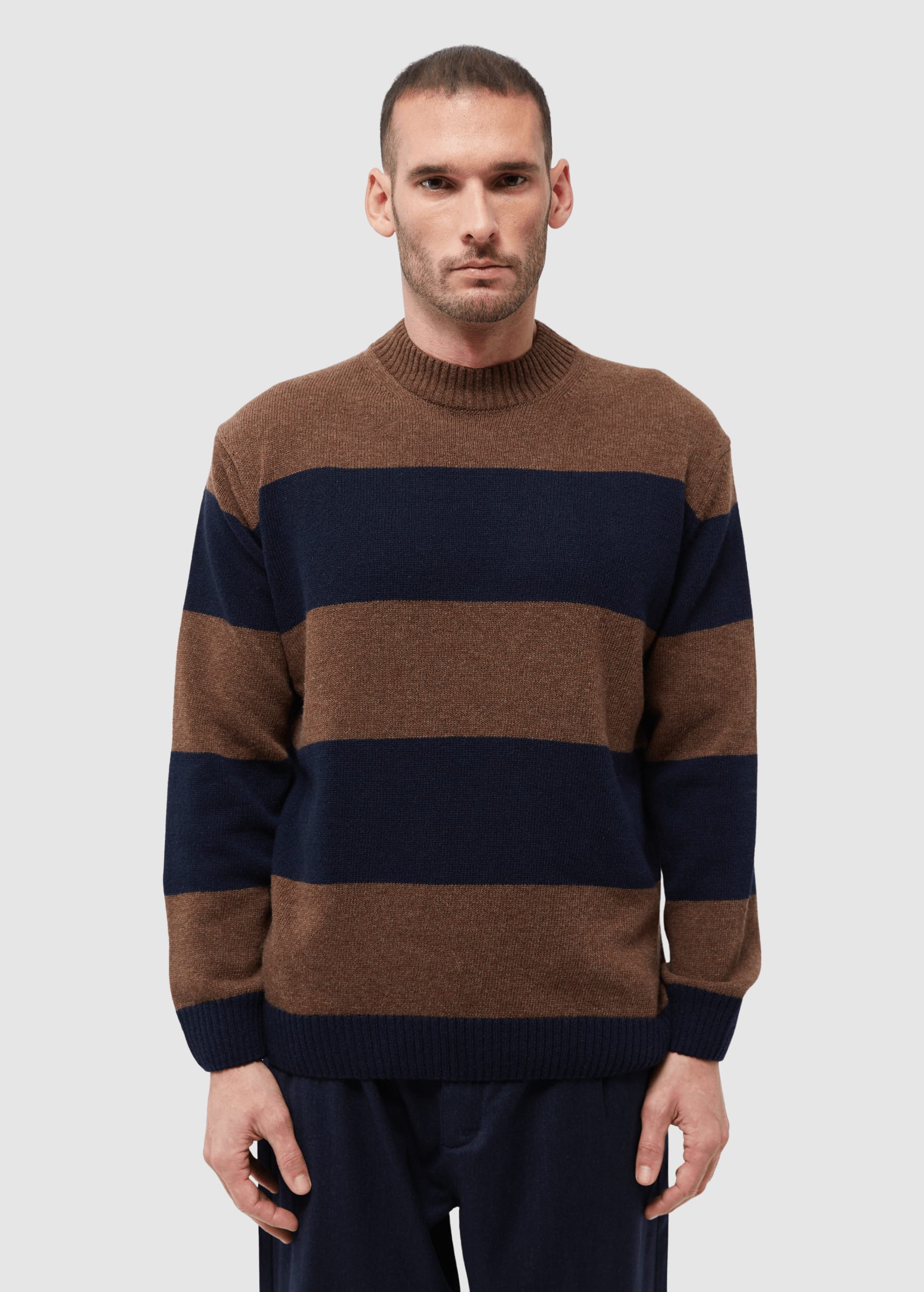 Gbivan Oak Brown / Midnight Blue