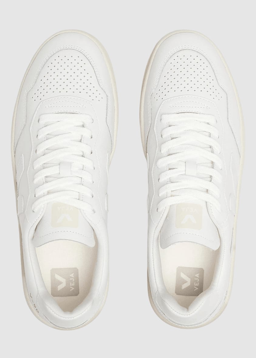 veja-v-90-extra-white-4.jpeg V-90 Extra White