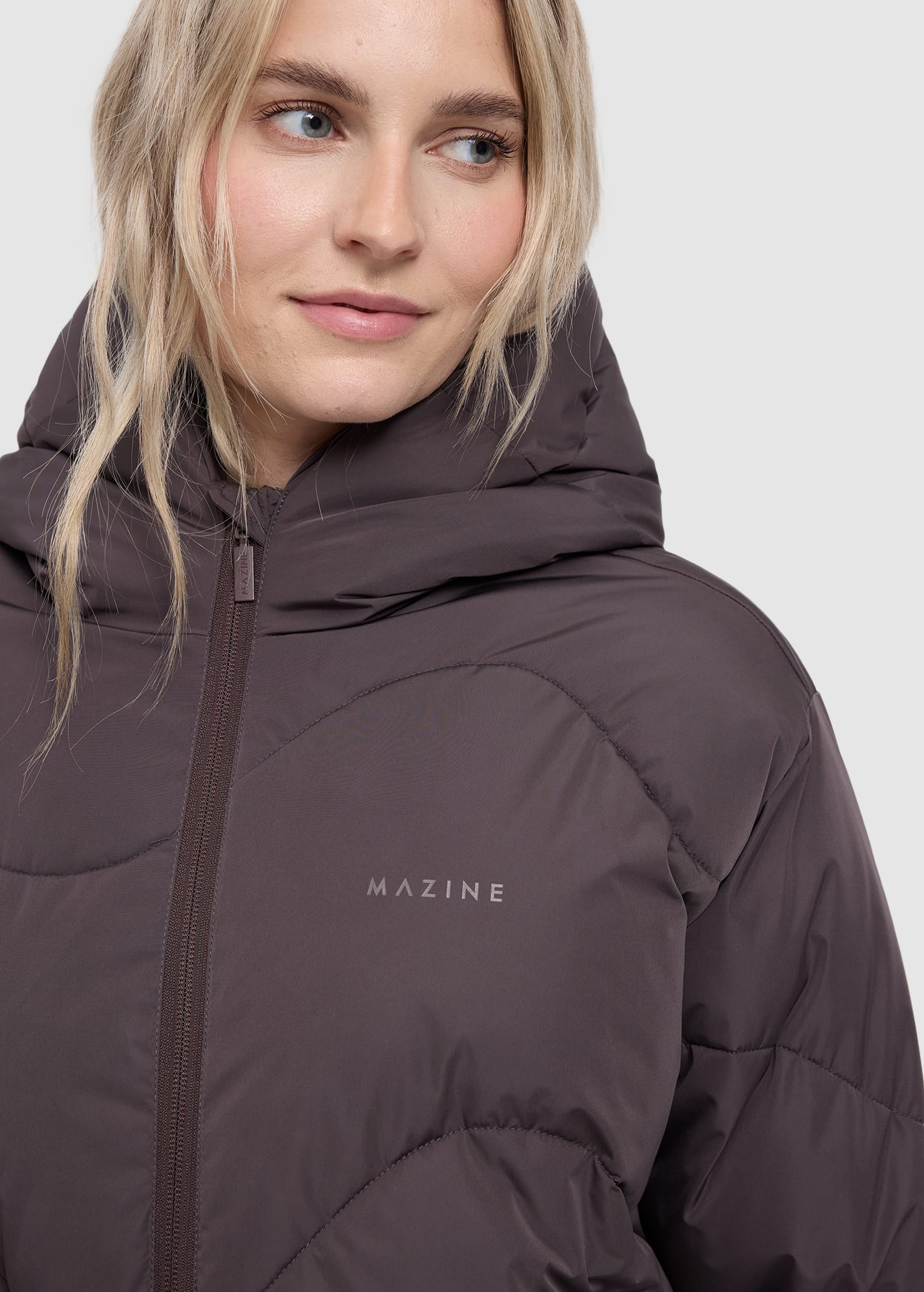 mazine-waves-quilt-short-puffer-jacket-eggplant-5.jpeg Waves Quilt Short Puffer Jacket Eggplant