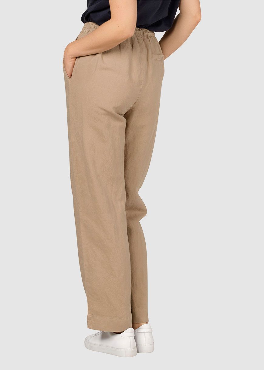 Jennifer Pant Jennifer Pant
