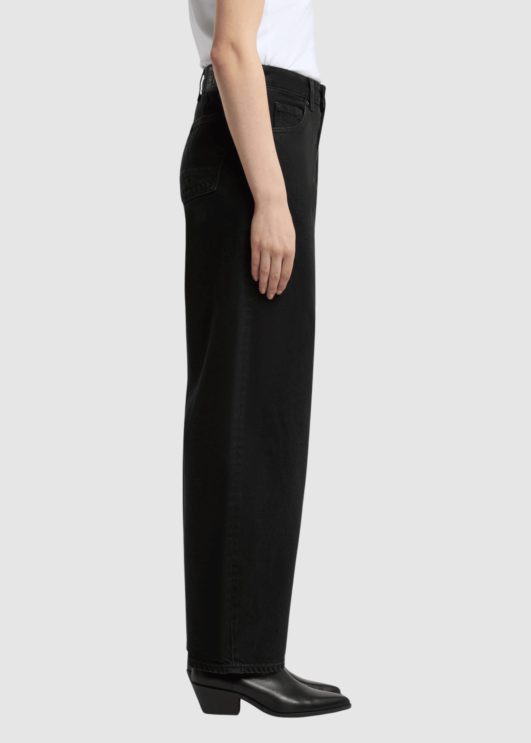 Leila Holo Black Used