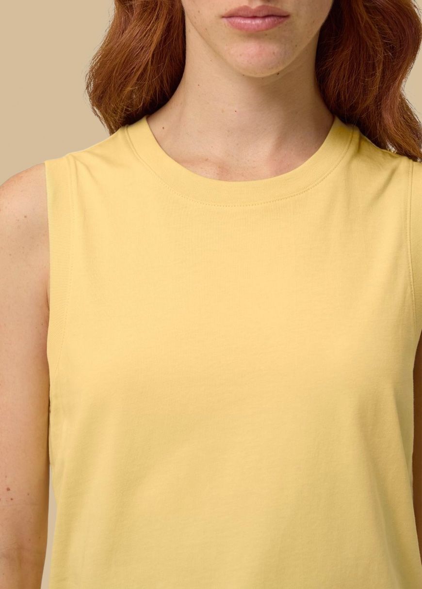 Cropped_Tanktop_w_viva_yellow_4_8c2f52f7cd.jpg Cropped Tanktop Woman Viva Yellow