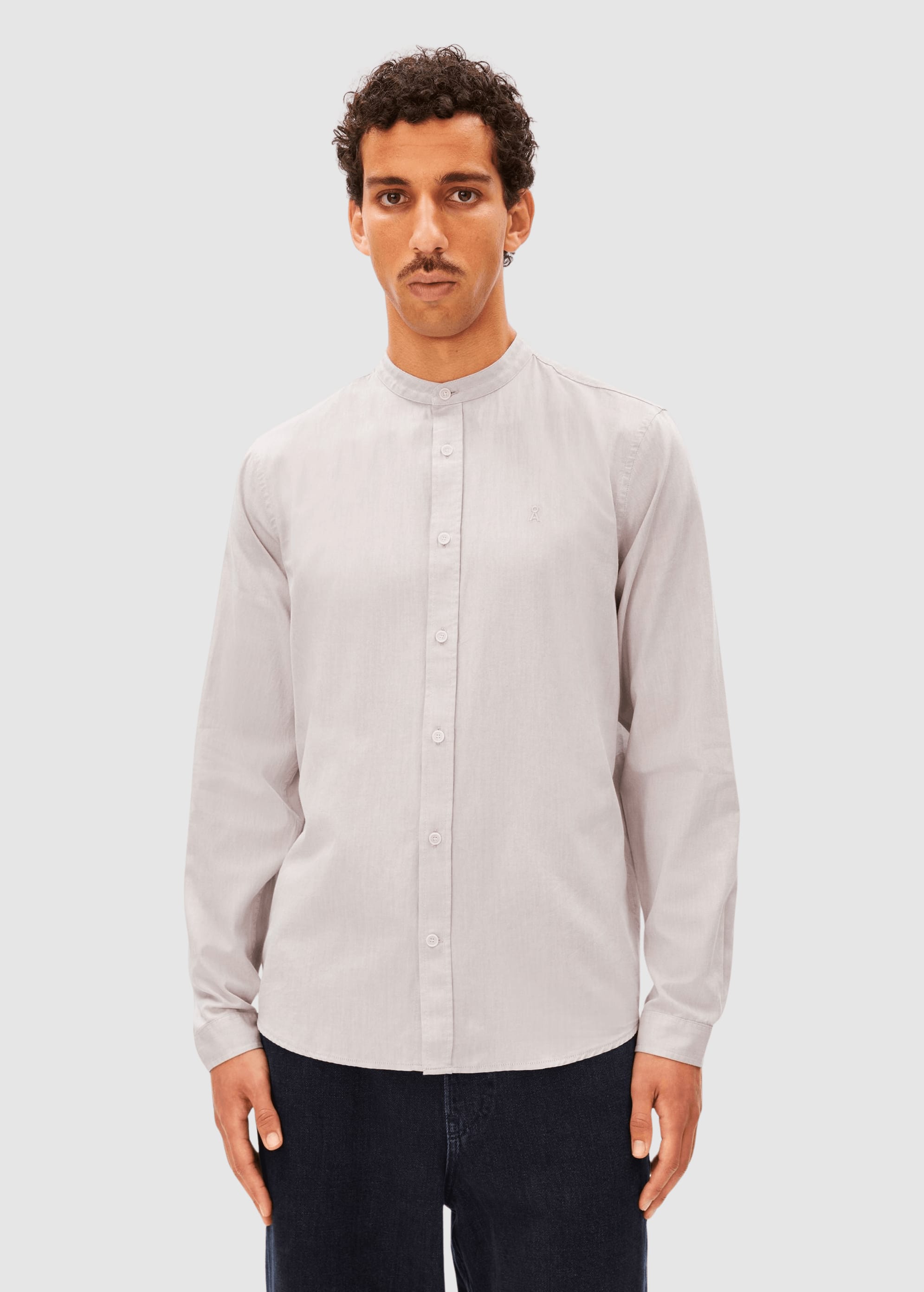 armedangels-tomaasas-longsleeve-shirt-light-sage-1.jpeg Tomaasas Longsleeve Shirt Light Sage