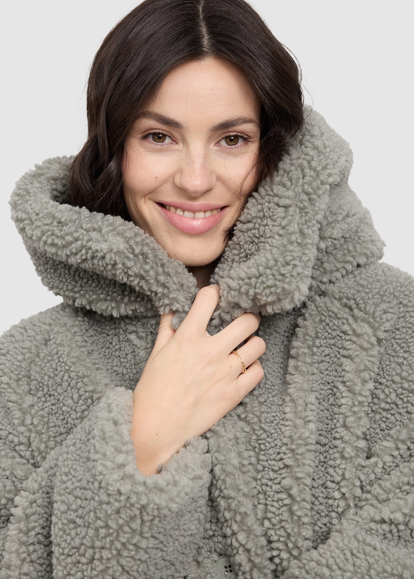 mazine-faux-fur-coat-eucalyptus-5.jpeg Faux-Fur Coat Eucalyptus