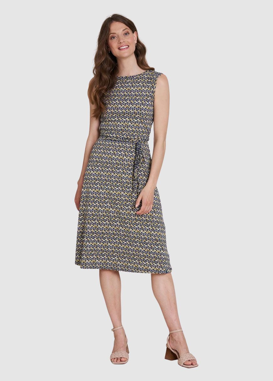 Kleid mit Bindegürtel Kleid mit Bindegürtel