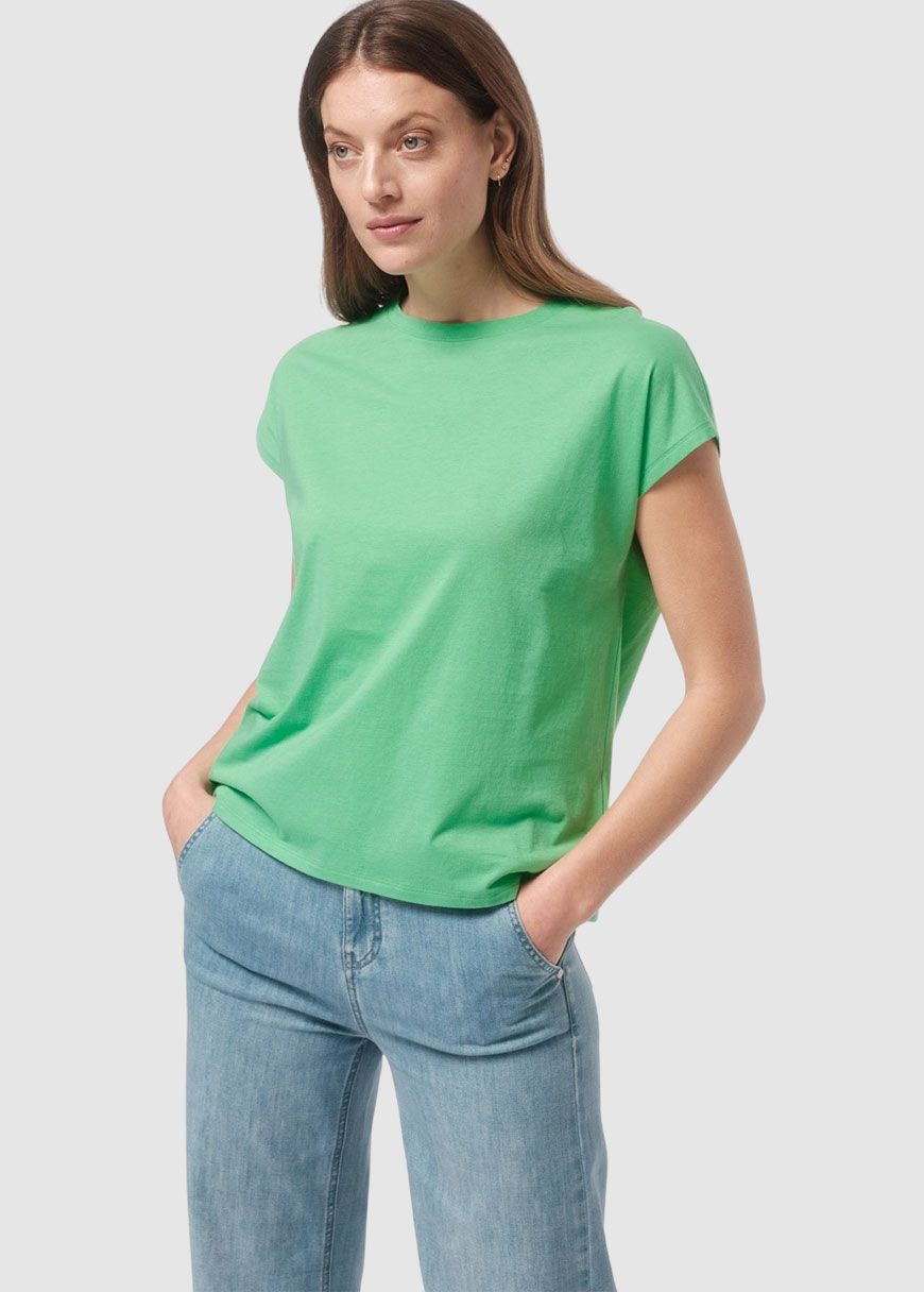 Shirt mit überschnittener Schulter Shirt mit überschnittener Schulter