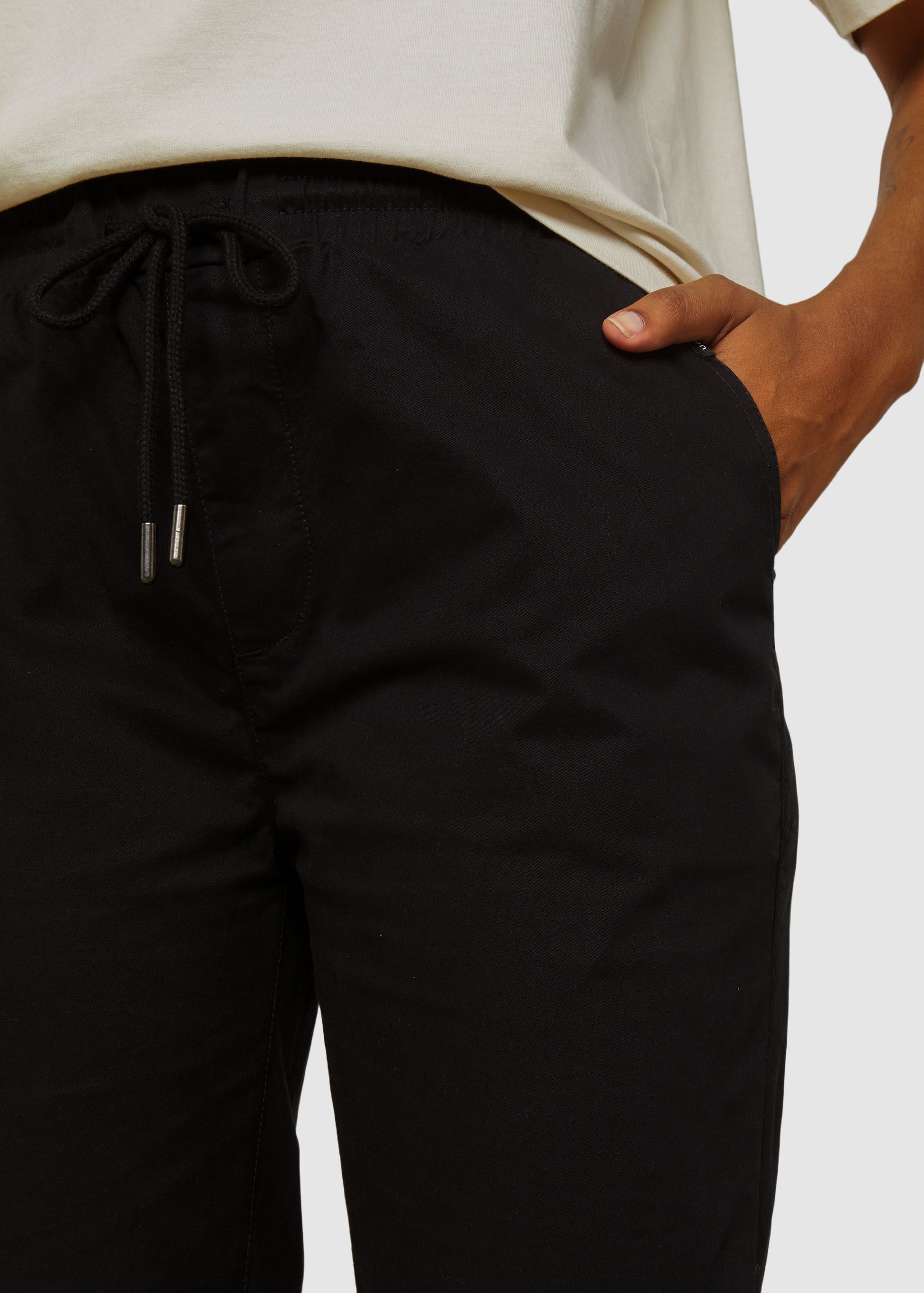 recolution-jogg-chino-calathea-black-4.jpeg Jogg Chino Calathea Black