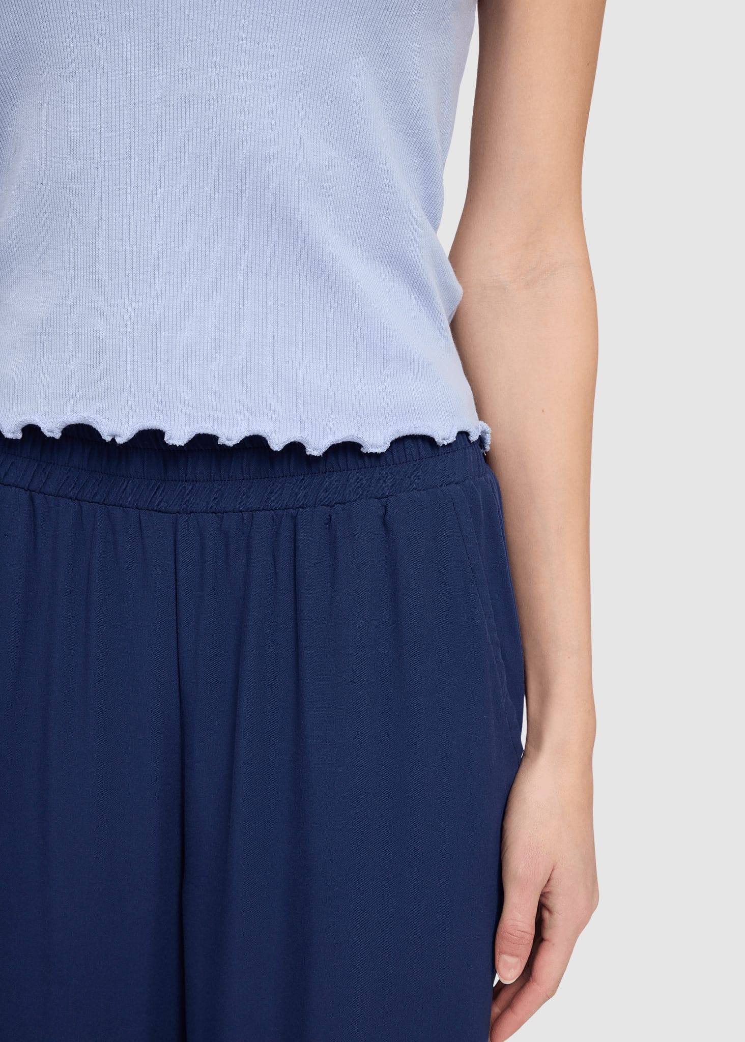 Babylock Hems T-Shirt Cloud Blue Babylock Hems T-Shirt Cloud Blue
