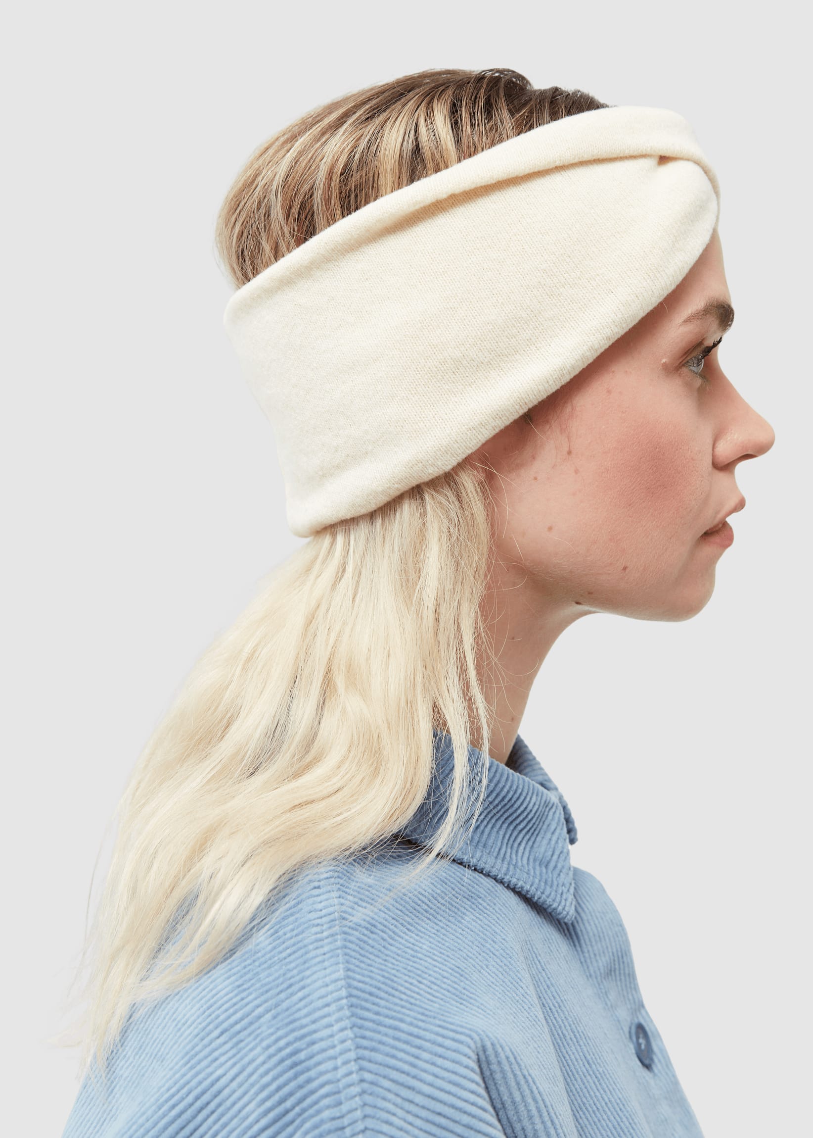 Gbbeth Off White