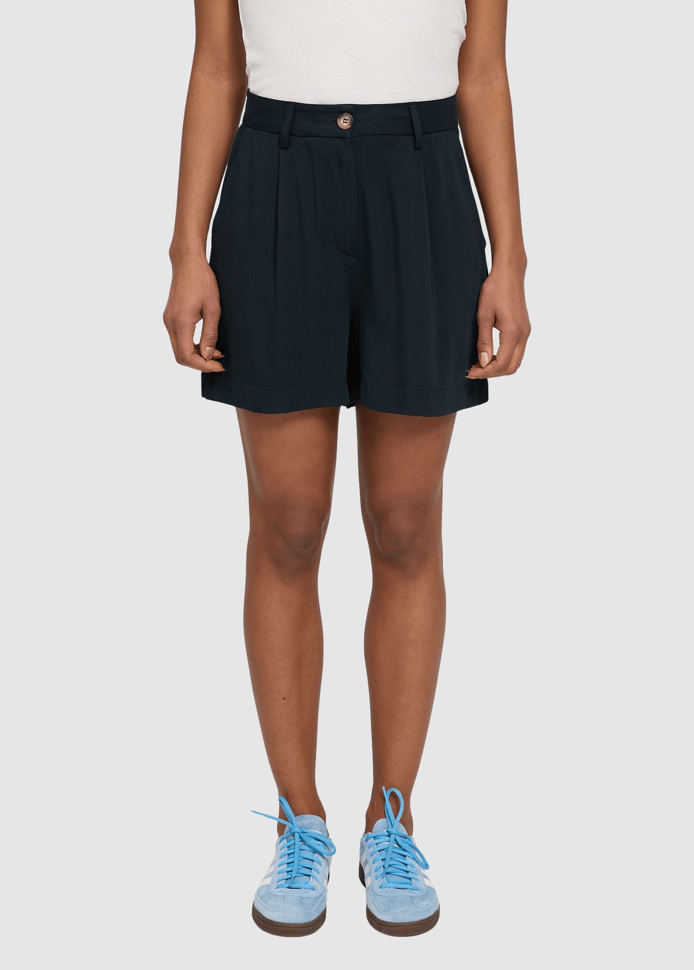 Pleated Viscose Shorts Black Pleated Viscose Shorts Black