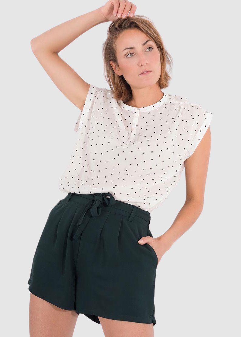 Short Lilly Short Lilly