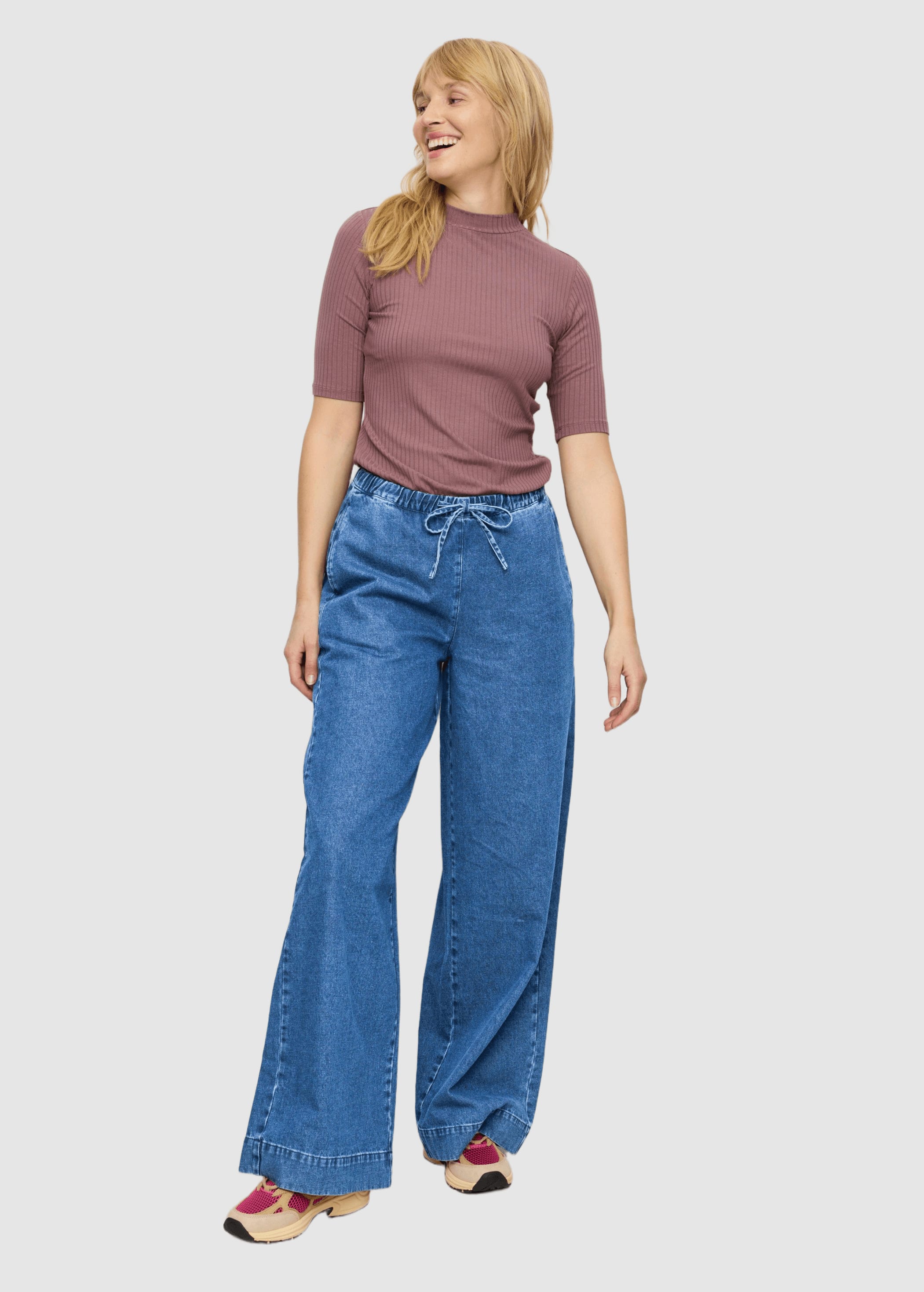recolution-buttercub-blue-3.jpeg Buttercub Blue