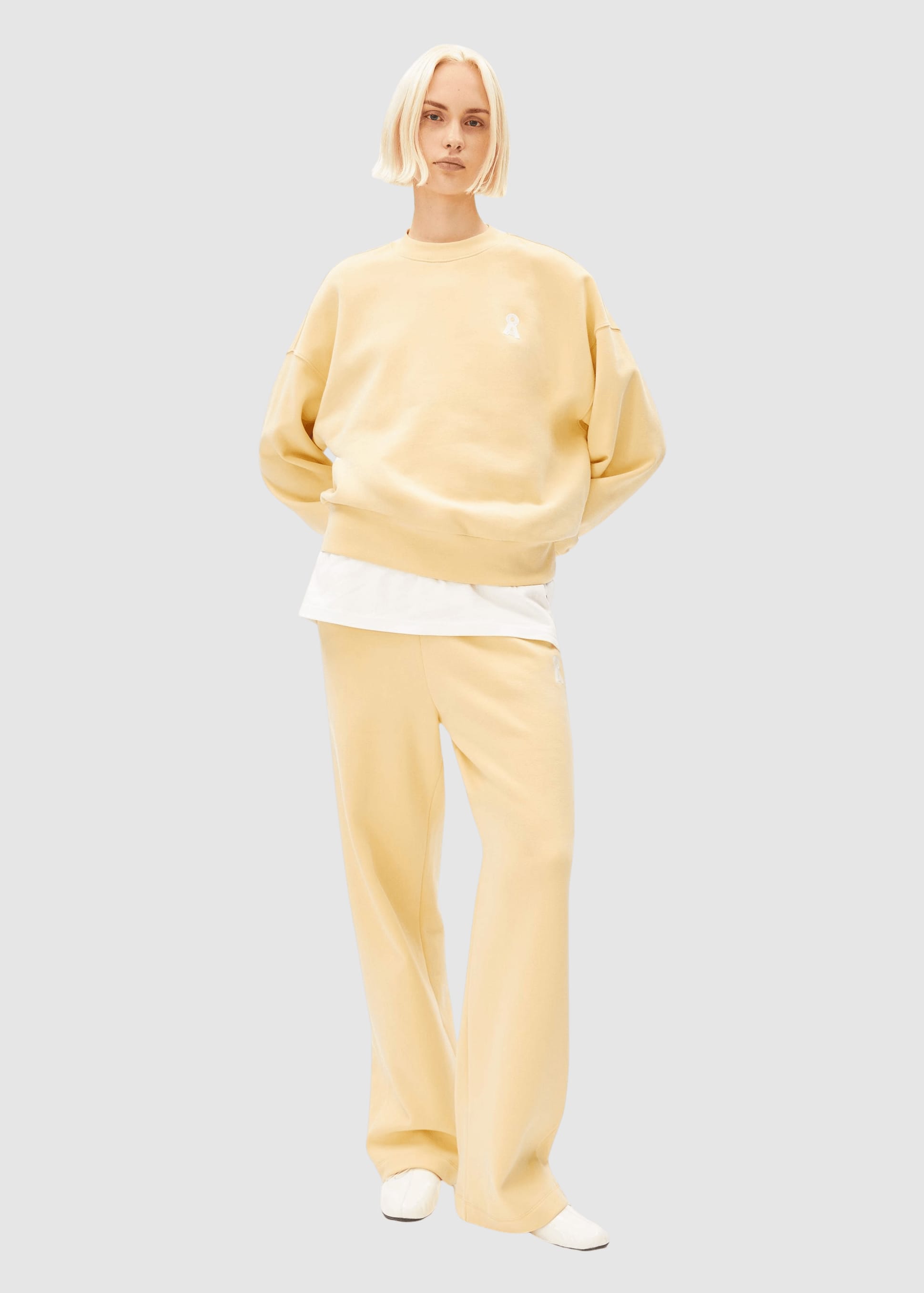 armedangels-iconic-alizaa-sweat-golden-hay-5.jpeg Iconic Å Alizaa Sweat Golden Hay