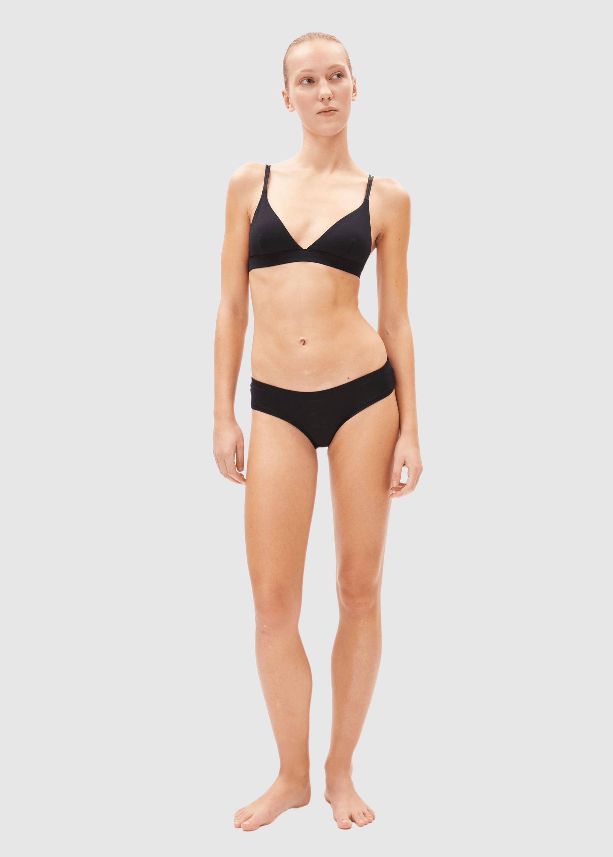 Eiraa Brief Black