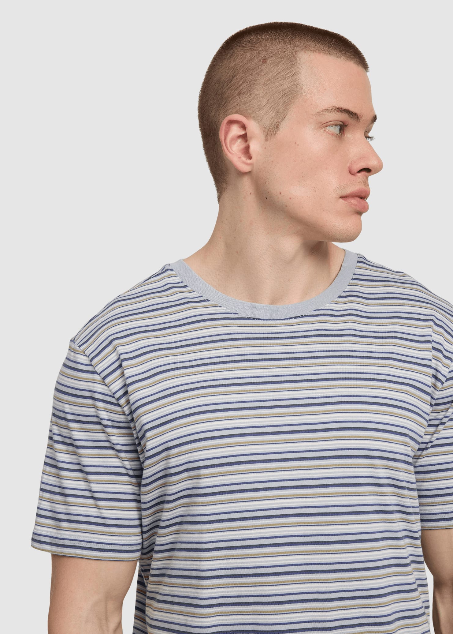 Retro Striped T-Shirt Ice Blue Multicolor Retro Striped T-Shirt Ice Blue Multicolor