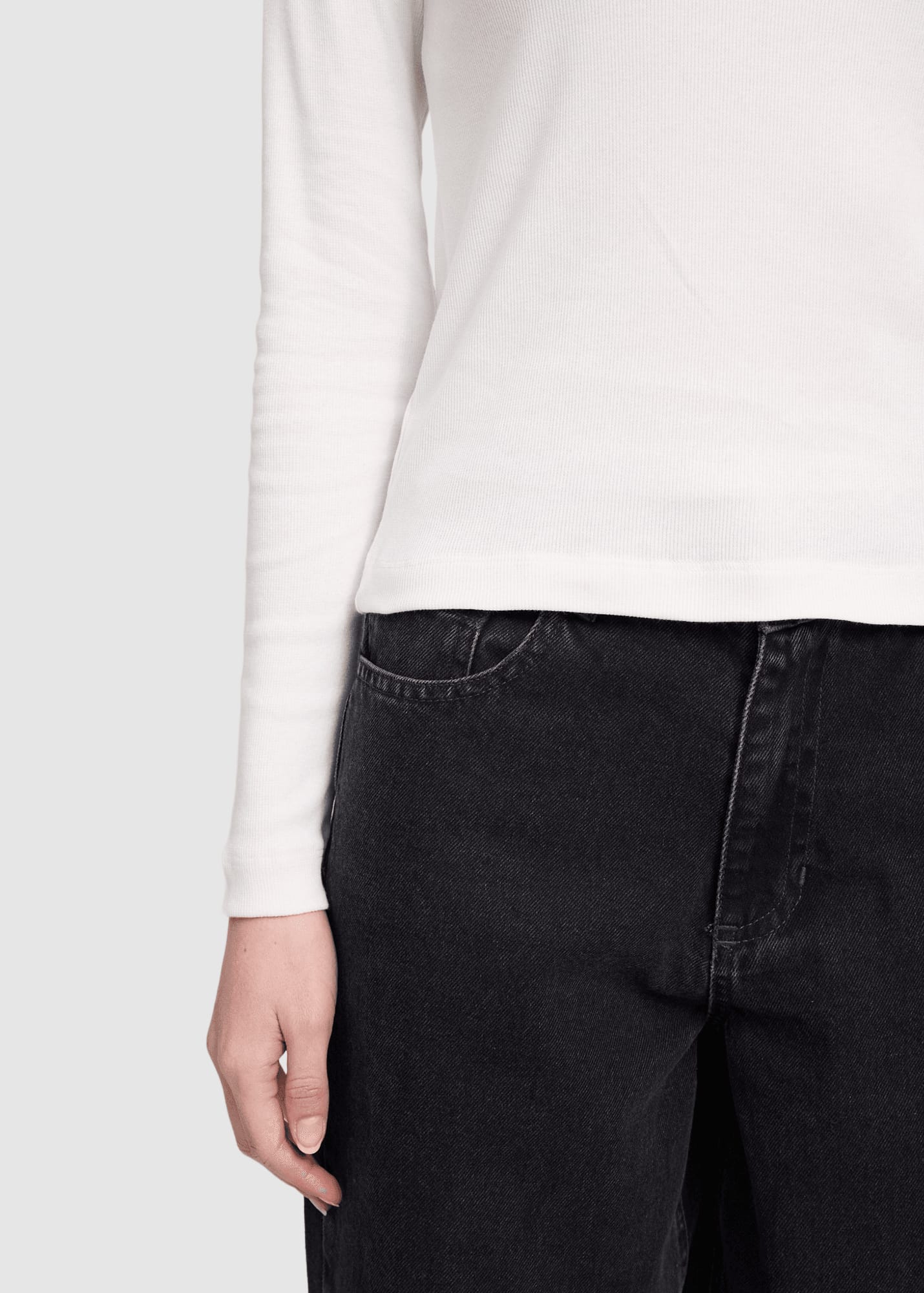 mazine-basic-turtleneck-longsleeve-offwhite-6.jpeg Basic Turtleneck Longsleeve Offwhite