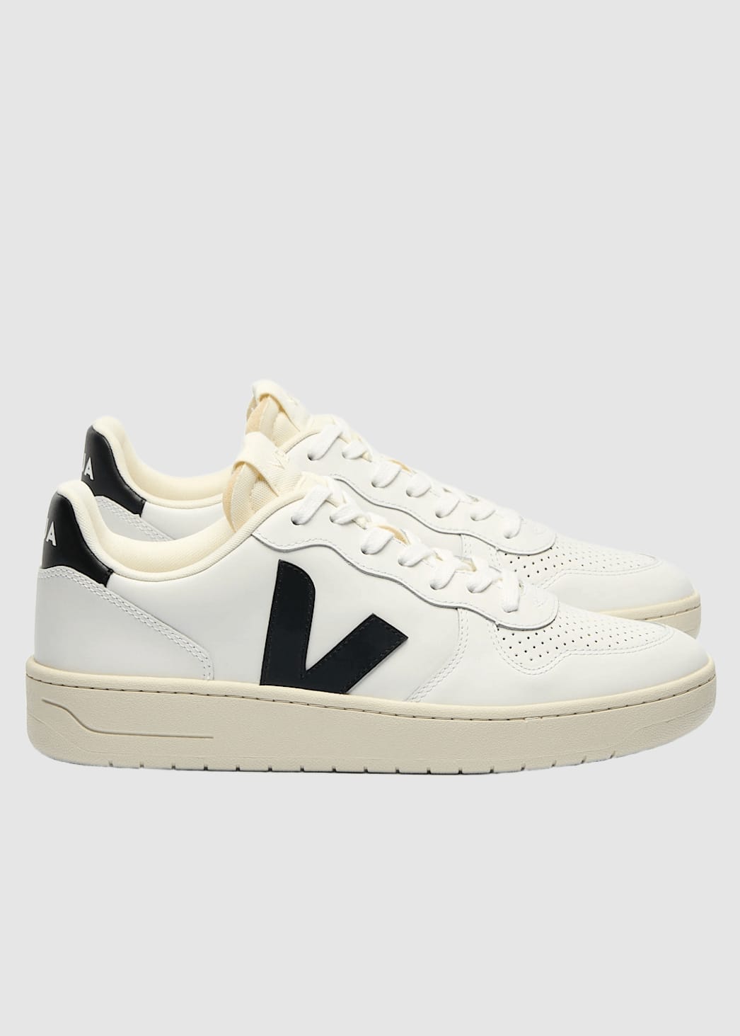 veja-v-10-prime-leather-extra-white-black-1.jpeg V-10 Prime Leather Extra White Black