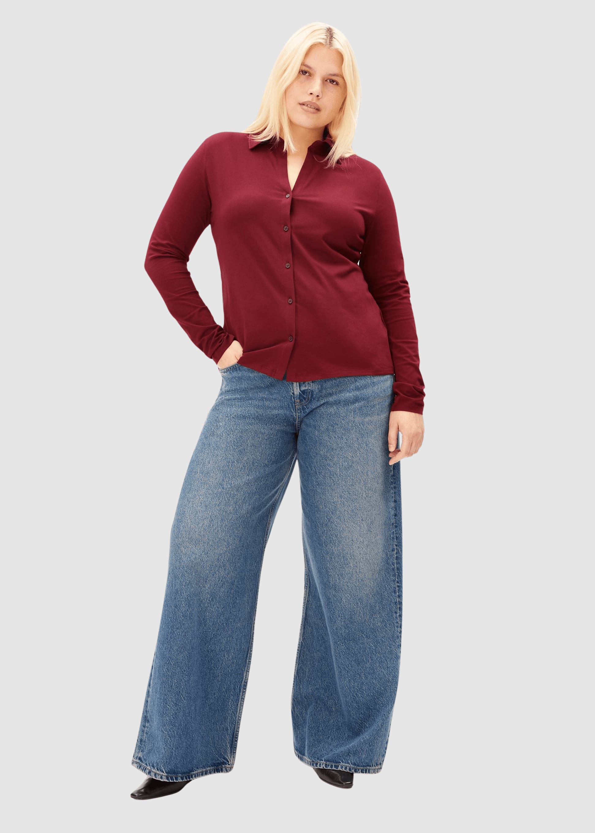 armedangels-nalaannia-blouse-velvet-red-5.jpeg Nalaannia Blouse Velvet Red
