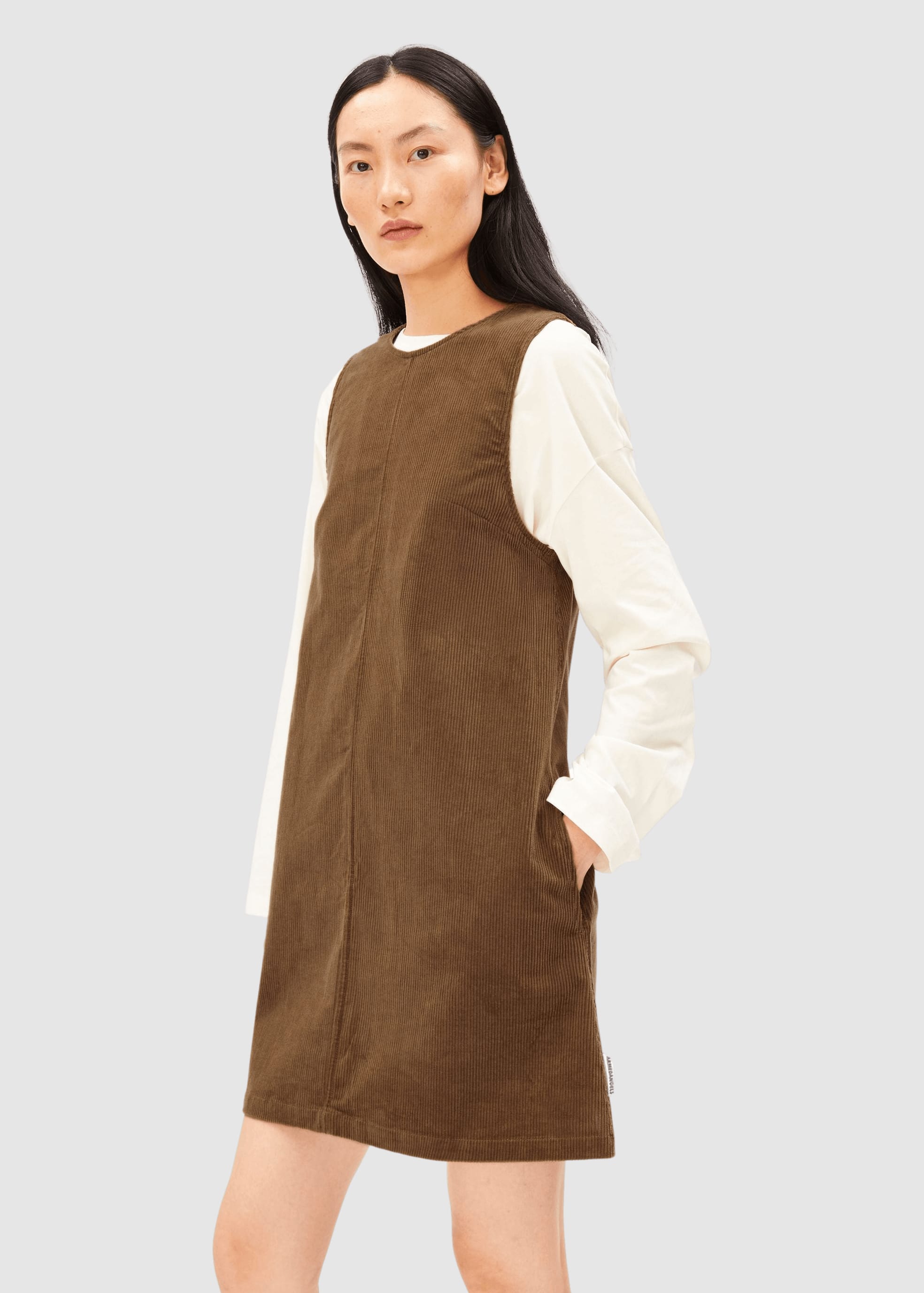 armedangels-corduroy-r-neck-mini-dress-amberwood-1.jpeg Corduroy R-Neck Mini Dress Amberwood