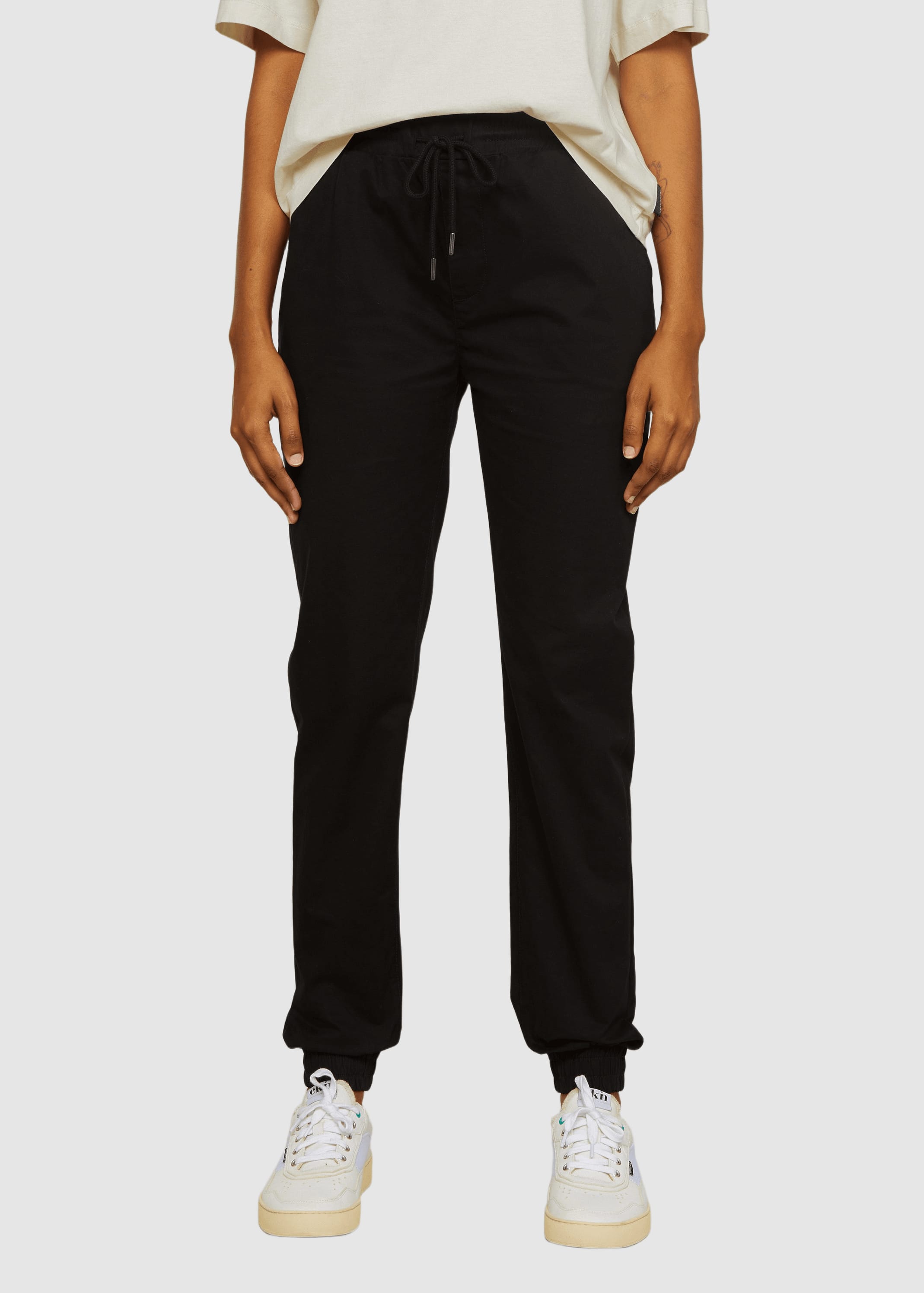 recolution-jogg-chino-calathea-black-1.jpeg Jogg Chino Calathea Black