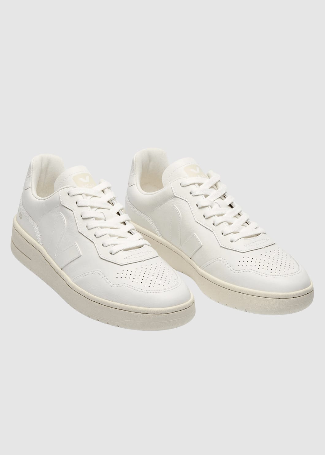 veja-v-90-extra-white-2.jpeg V-90 Extra White