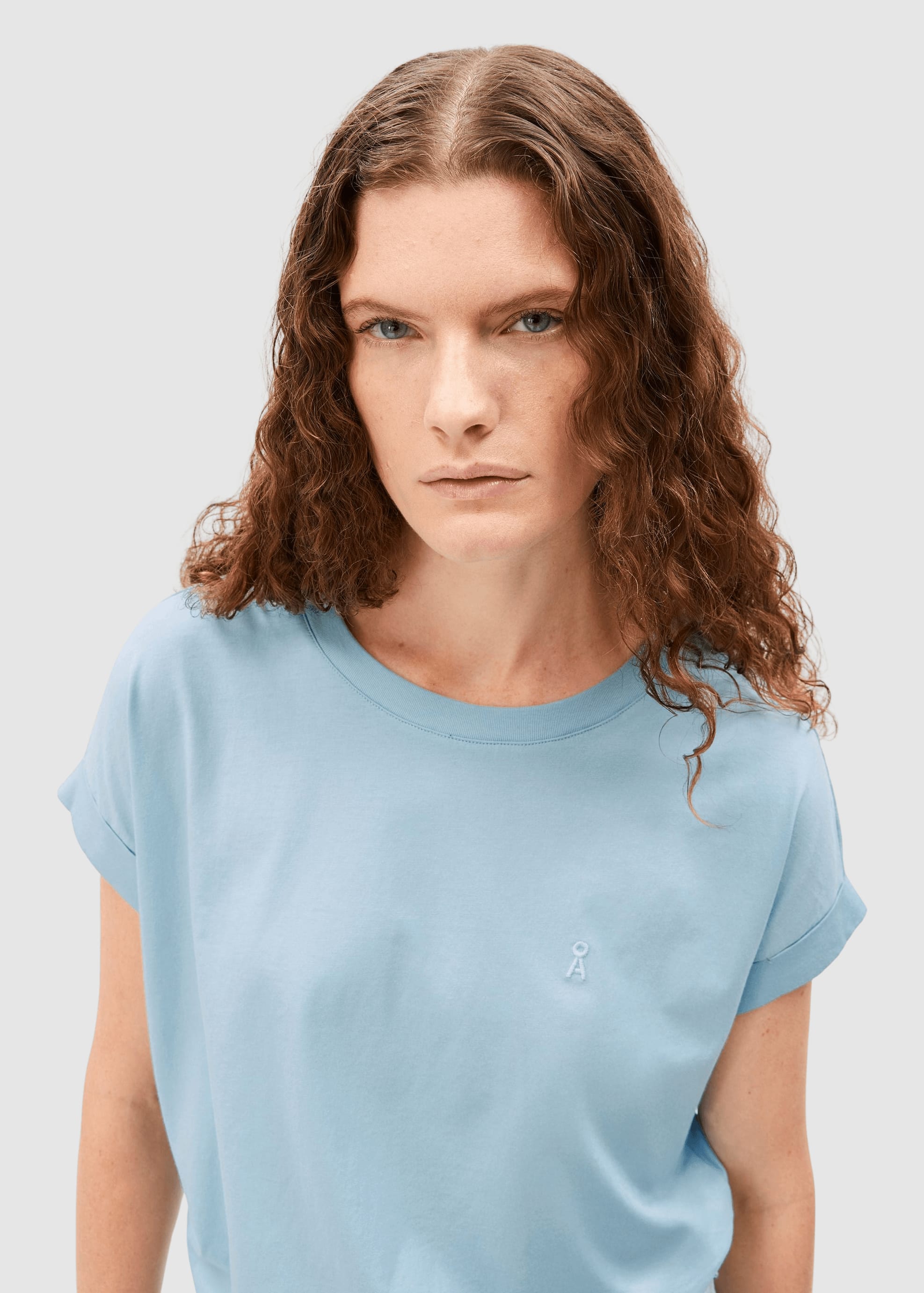 Idaara T-Shirt Blue Glow Idaara T-Shirt Blue Glow