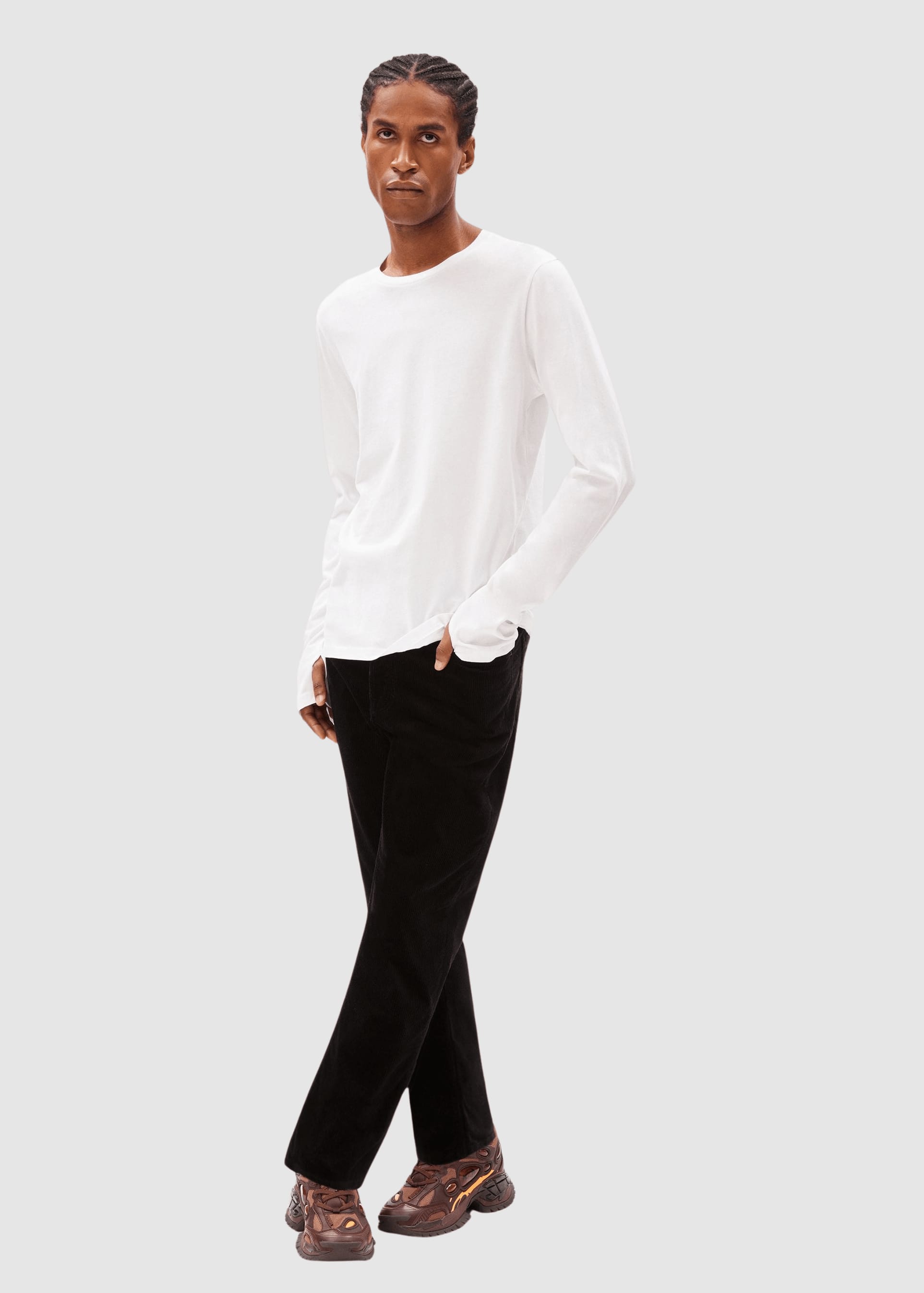 armedangels-maakx-relaxed-corduroy-pant-black-4.jpeg Maakx Relaxed Corduroy Pant Black