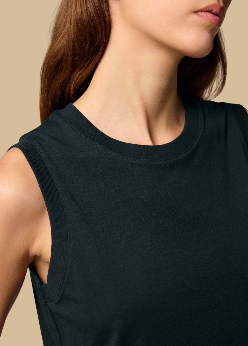 Cropped_Tanktop_w_black_4_1ba2c79ea6.jpg Cropped Tanktop Woman Black