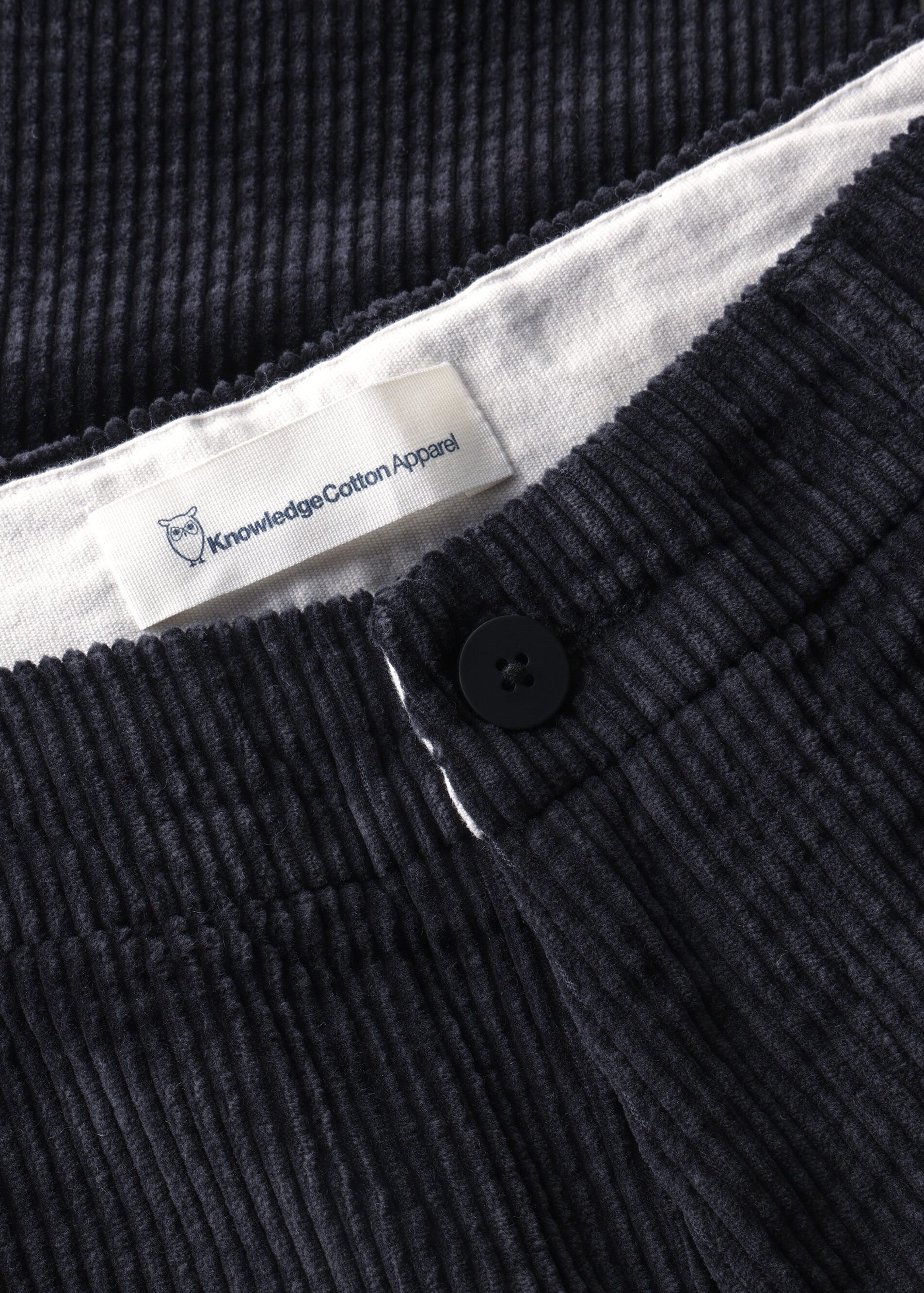 knowledge-cotton-apparel-chuck-regular-corduroy-pants-black-jet-2.jpeg Chuck Regular Corduroy Pants Black Jet